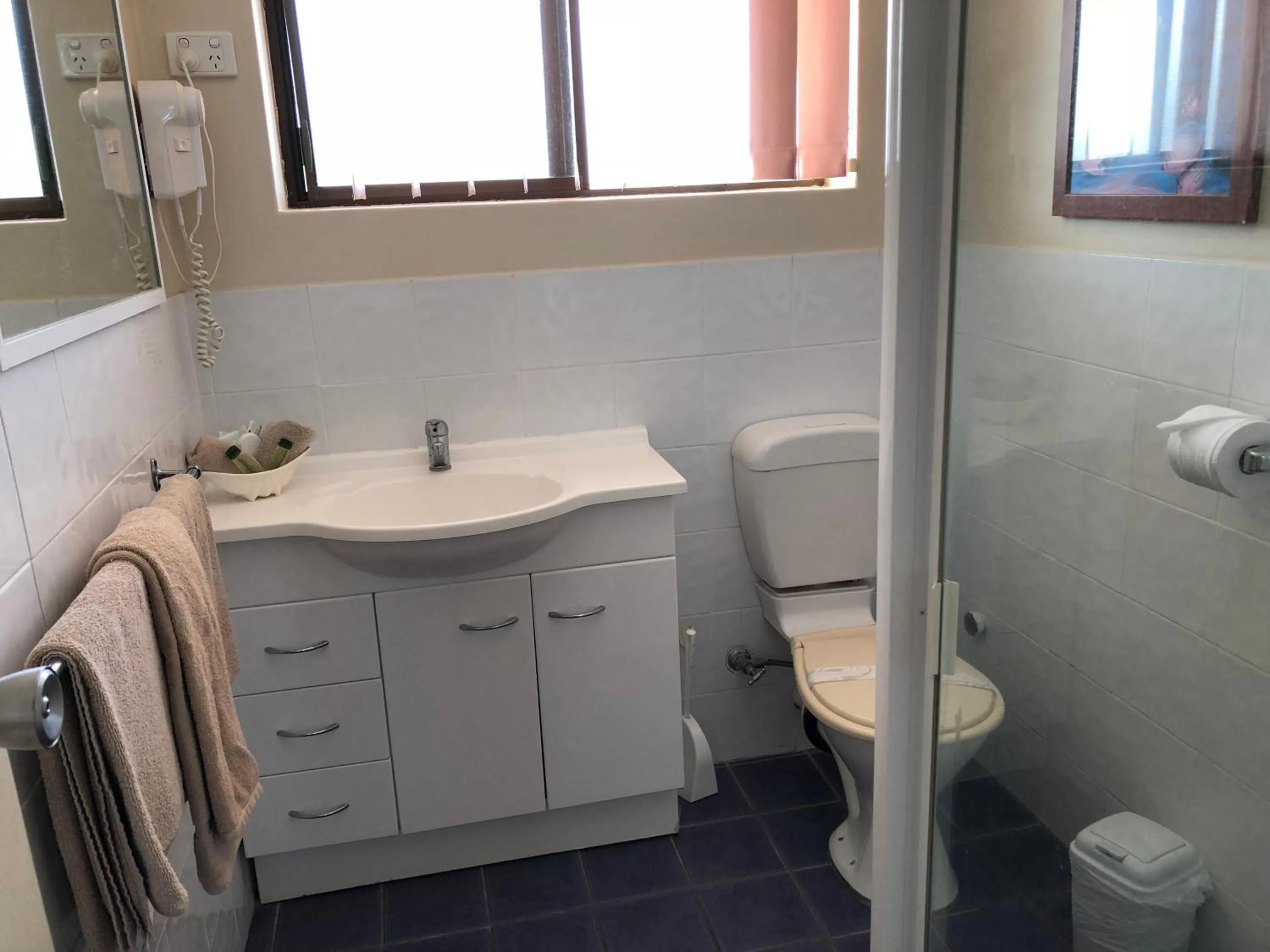 Bathroom in The Tahitian