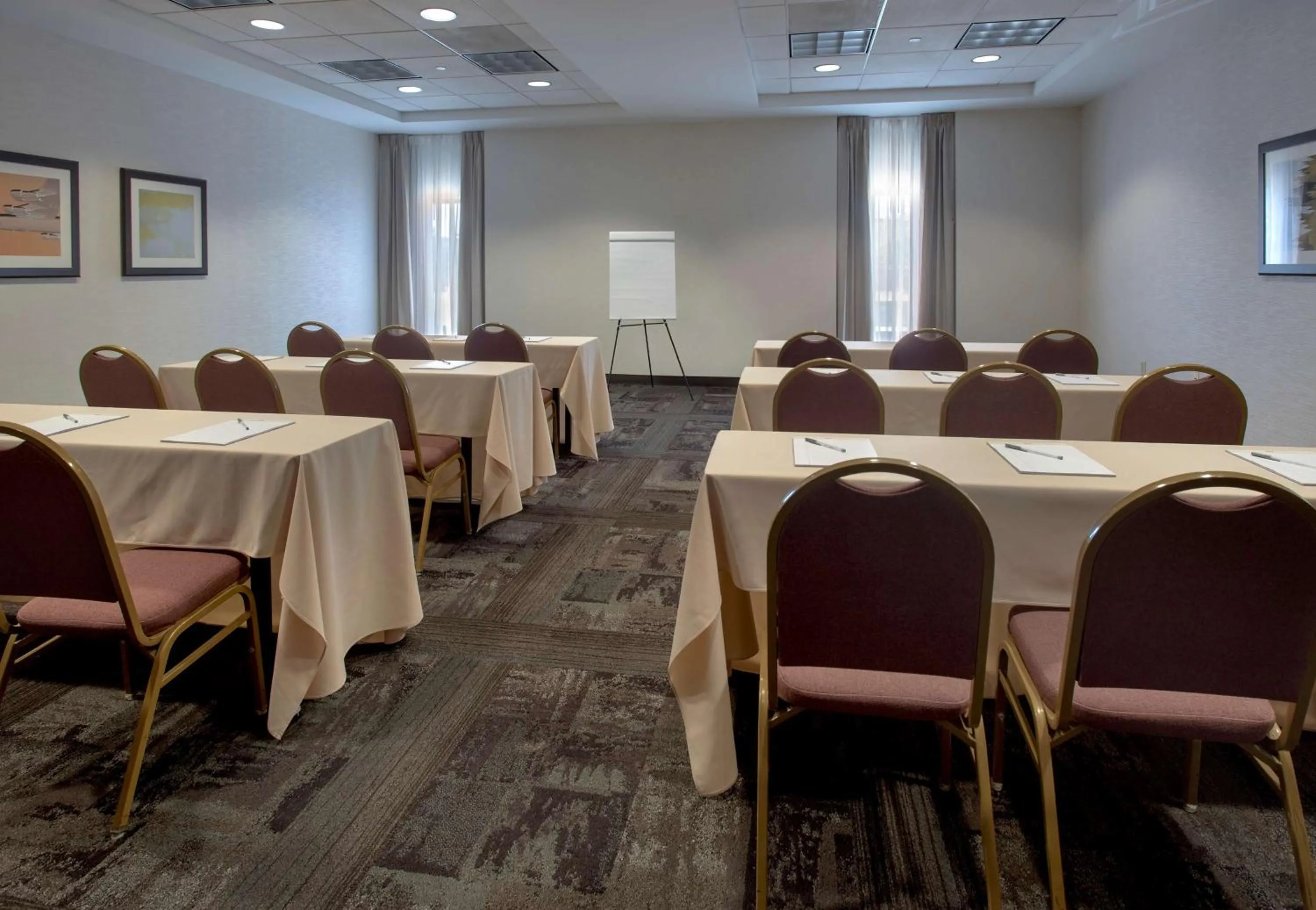Meeting/conference room in Hampton Inn Boston Logan Airport