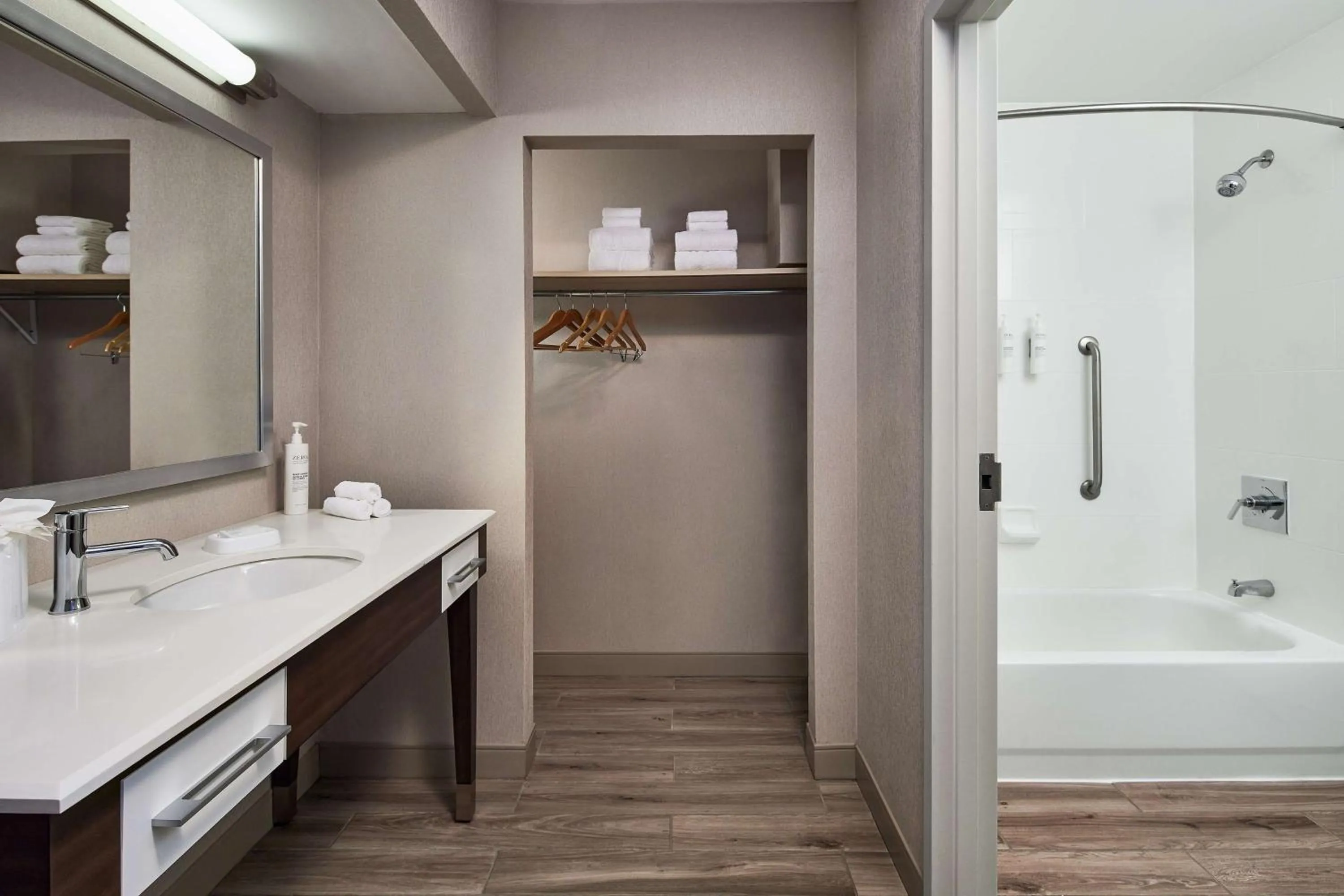 Bathroom in Hampton Inn Boston Logan Airport