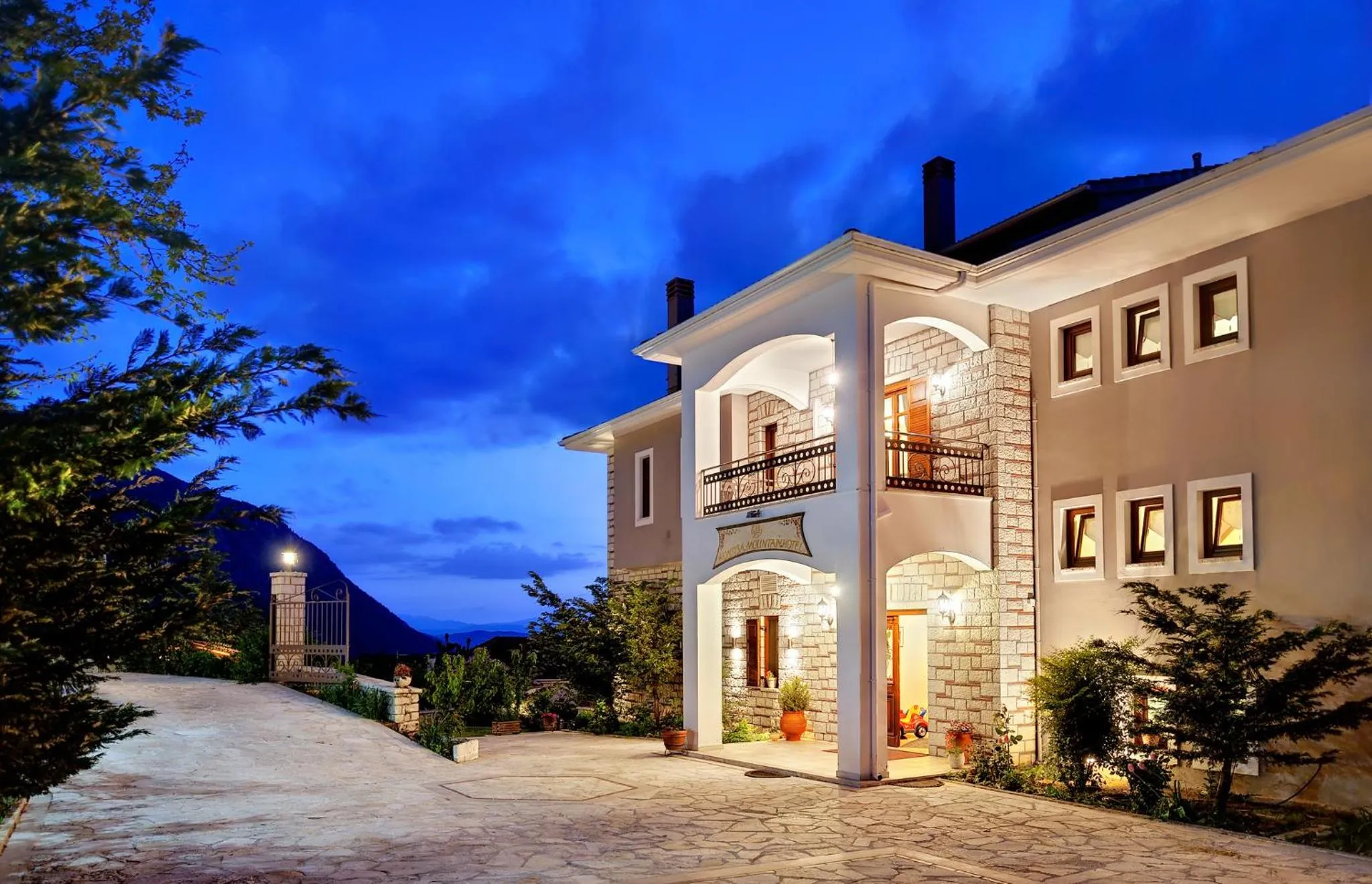 Facade/entrance in Konitsa Mountain Hotel