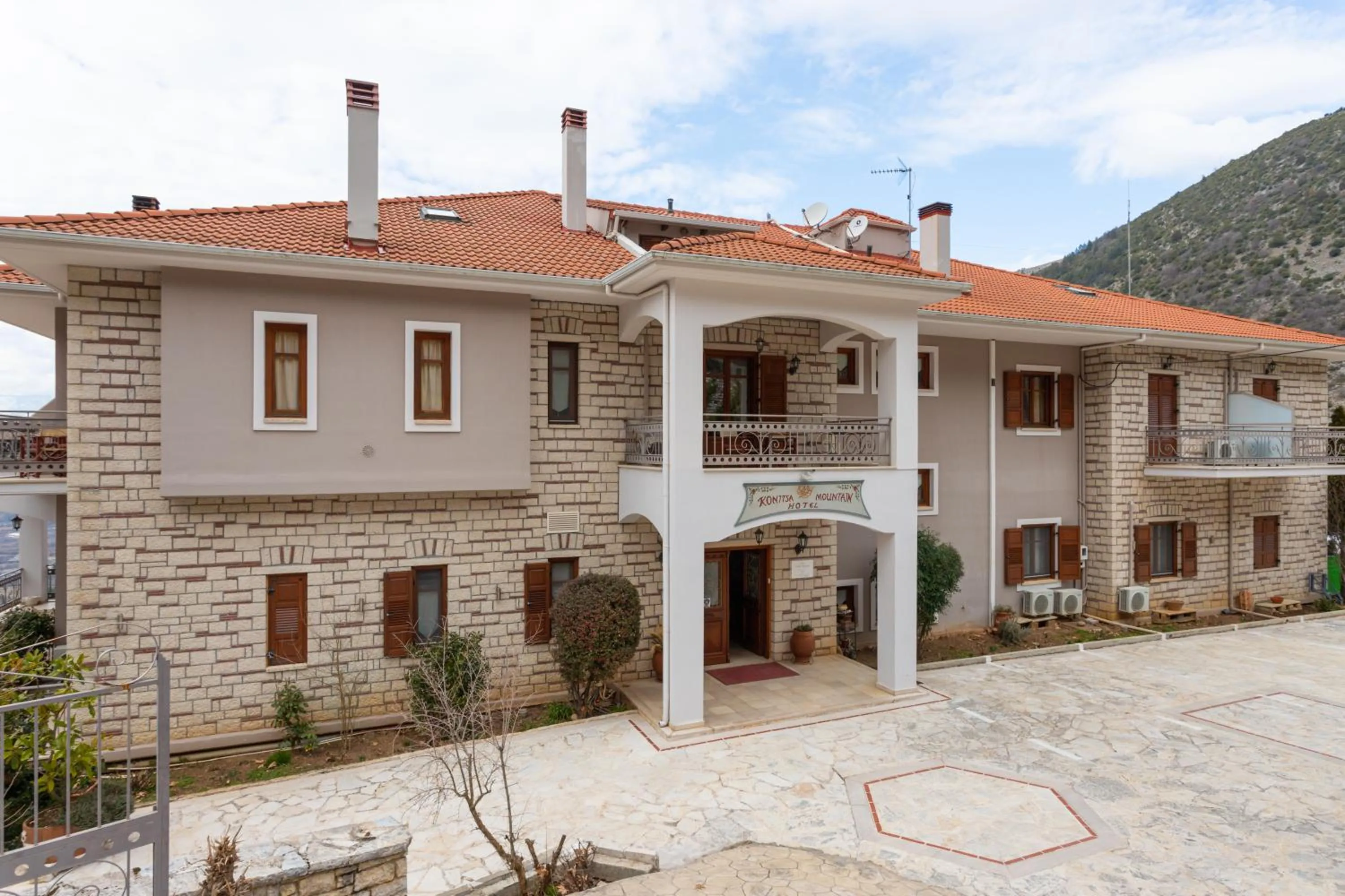Property building in Konitsa Mountain Hotel