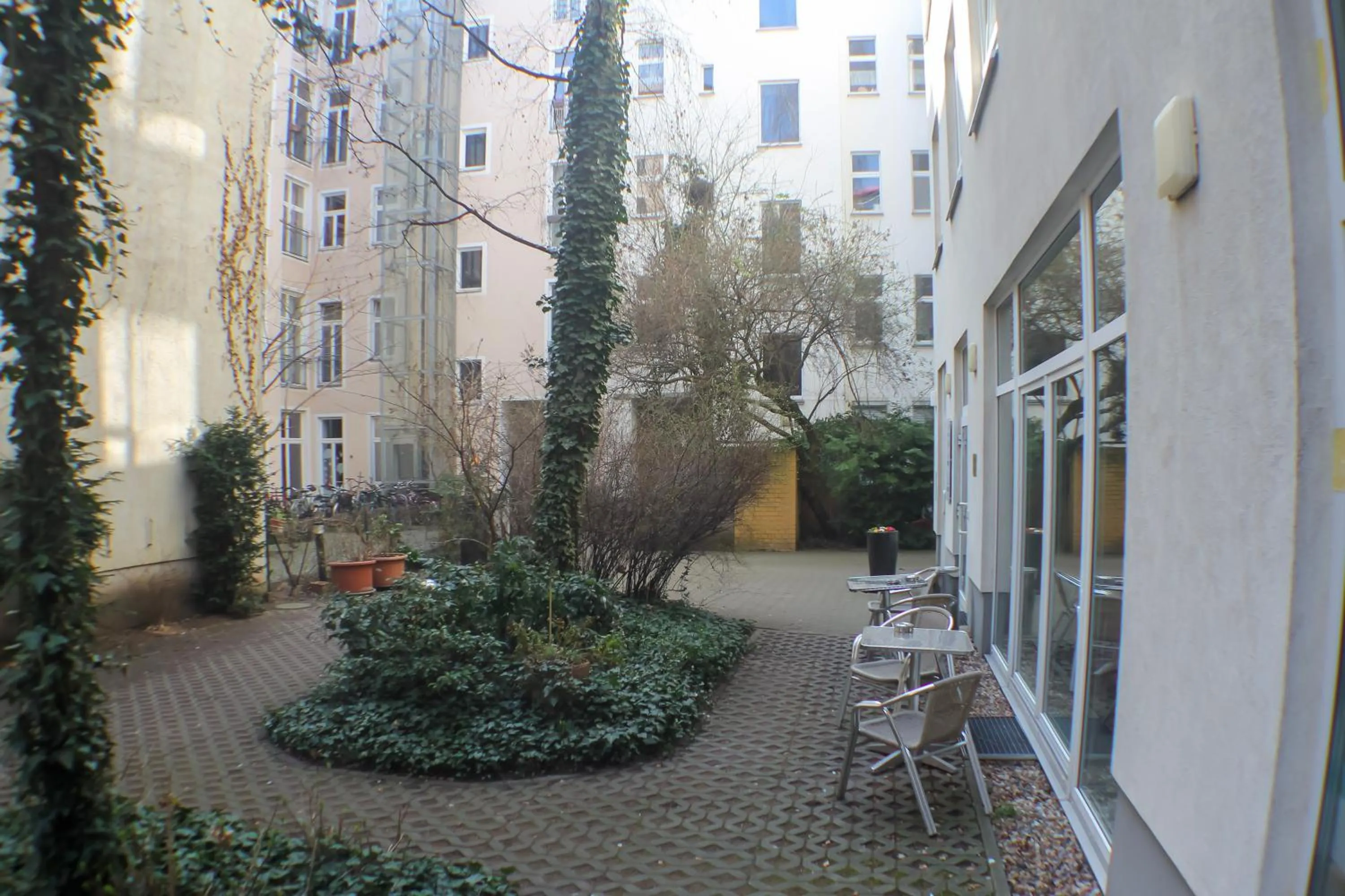 Property building in Nu Wave Hotel Berlin - Digital Check-In 2025