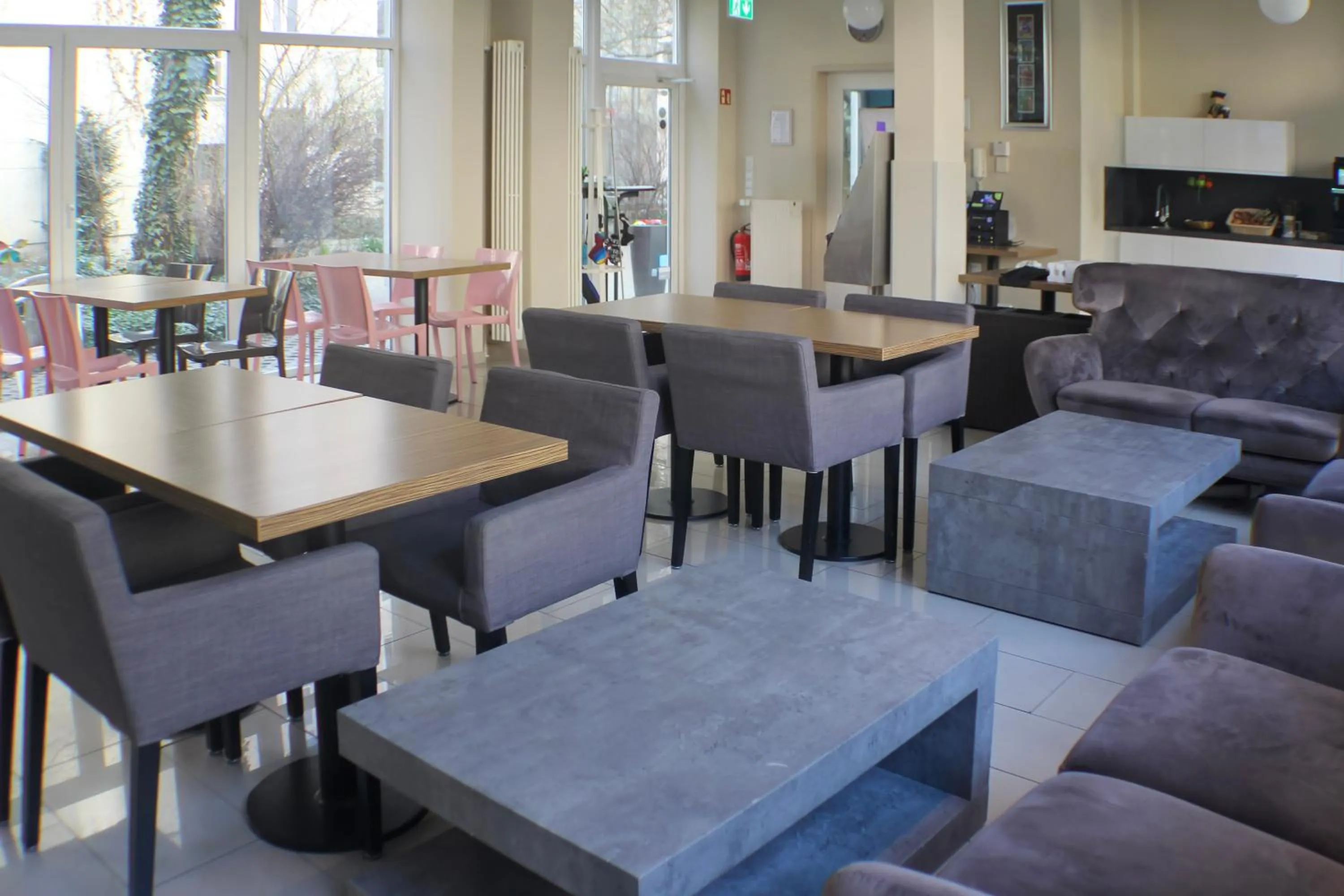 Lobby or reception in Nu Wave Hotel Berlin - Digital Check-In 2025