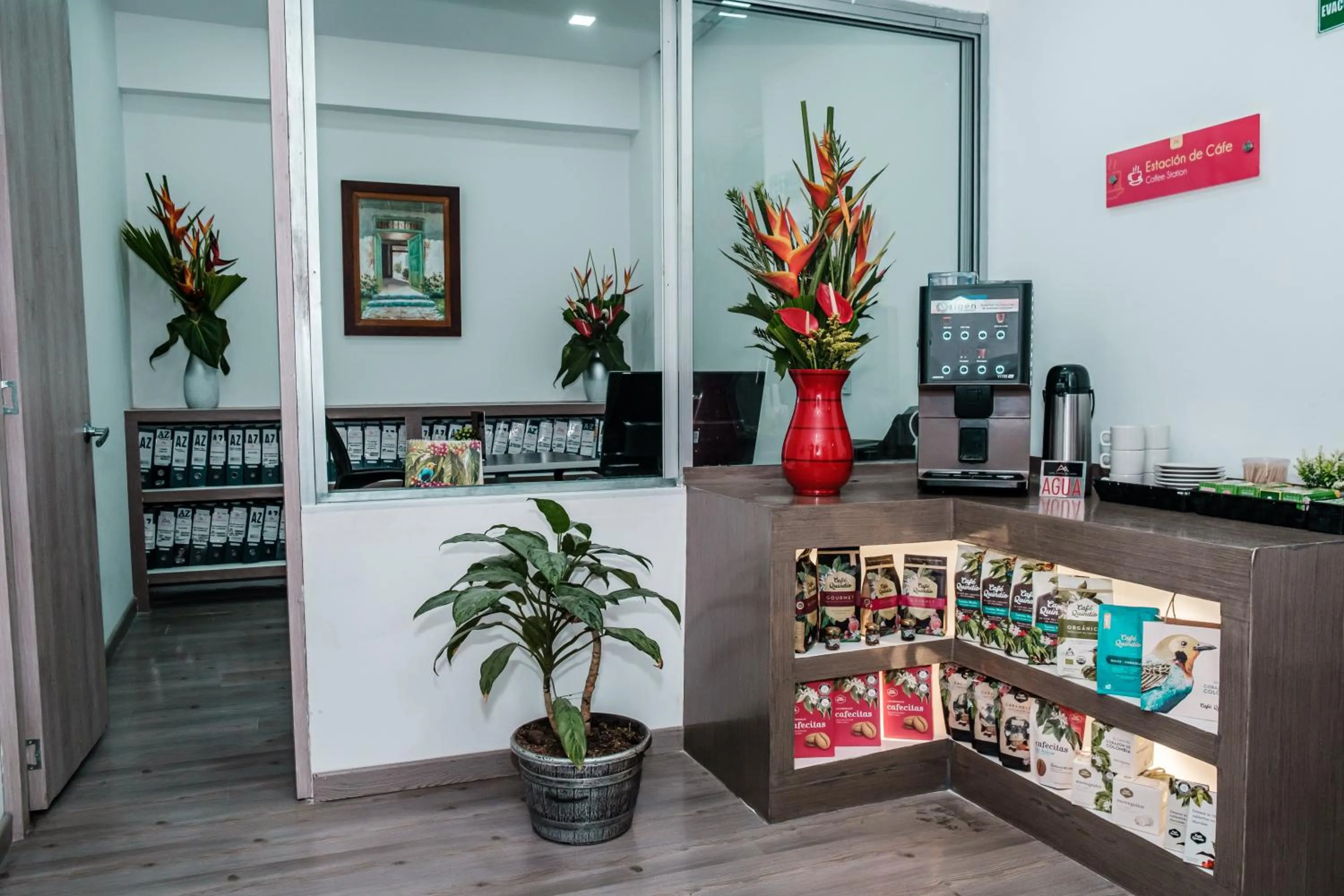 Coffee/tea facilities in Hotel Portal Del Norte
