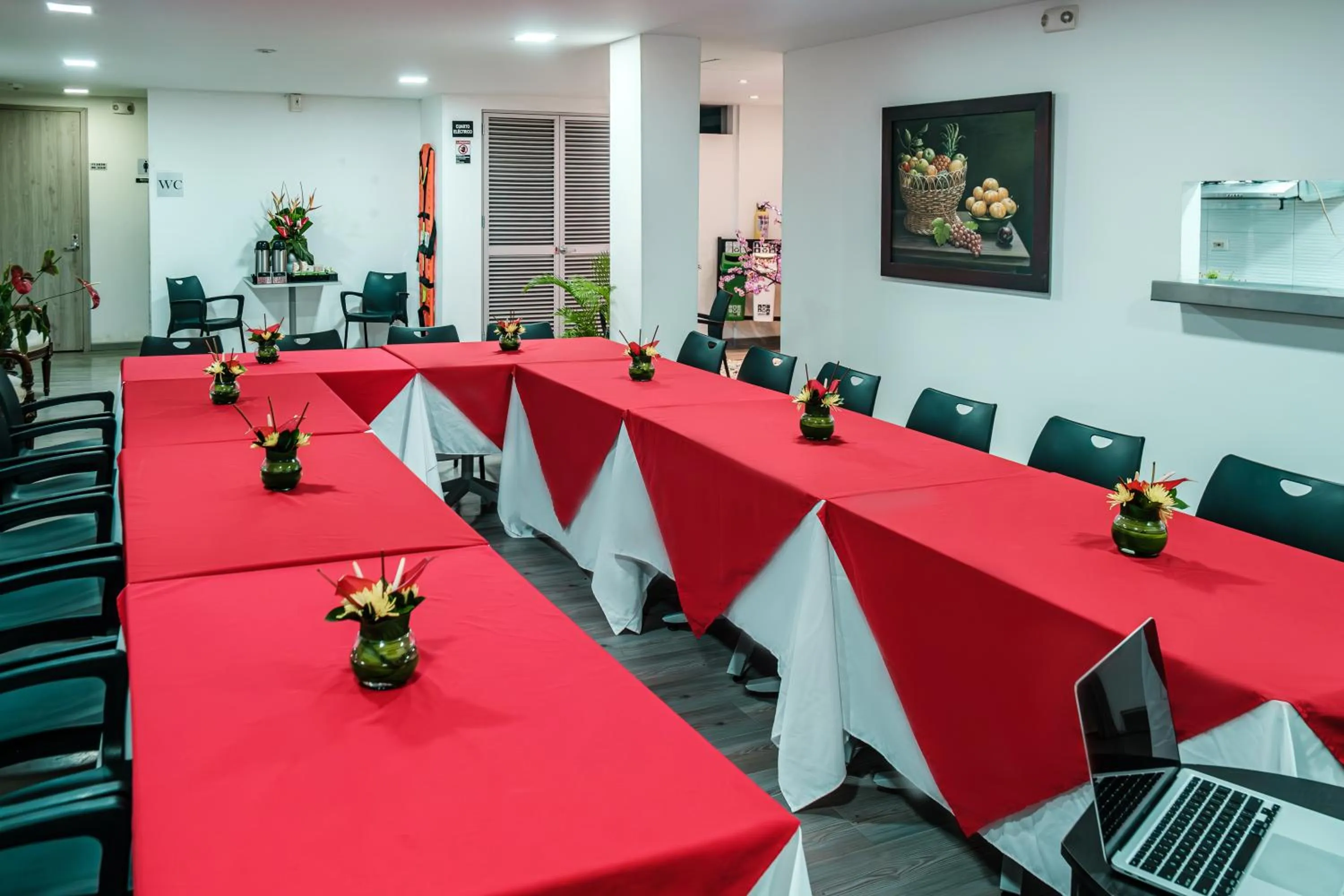 Meeting/conference room in Hotel Portal Del Norte