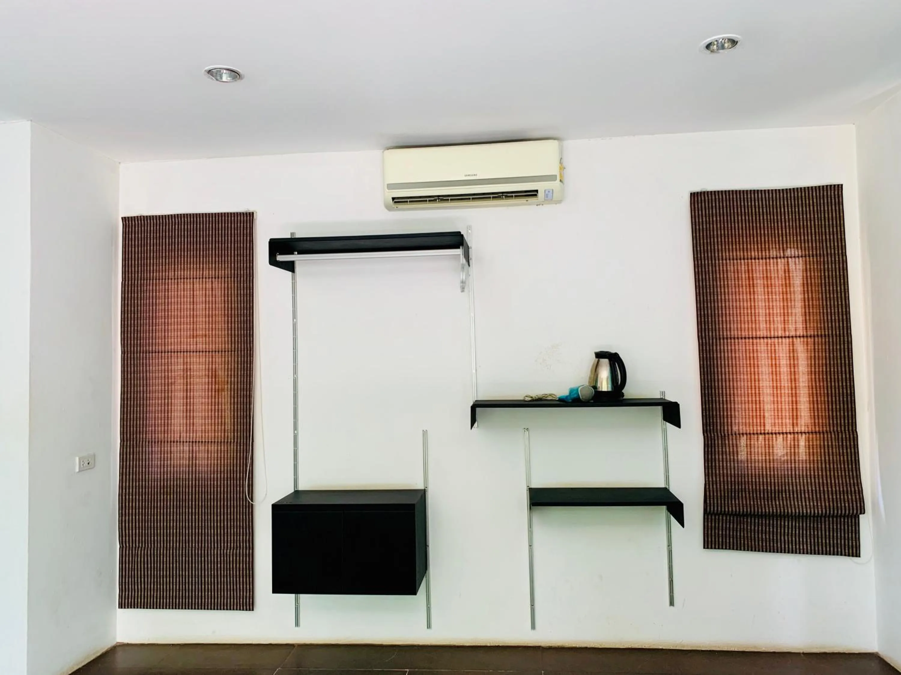 Communal lounge/ TV room in Bura Lumpai Resort