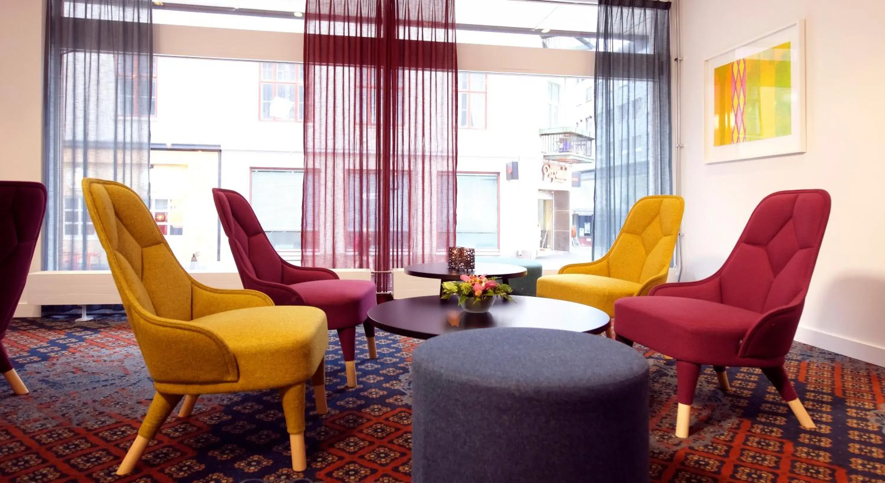 Lounge or bar in Home Hotel Astoria Lounge or bar in Home Hotel Astoria