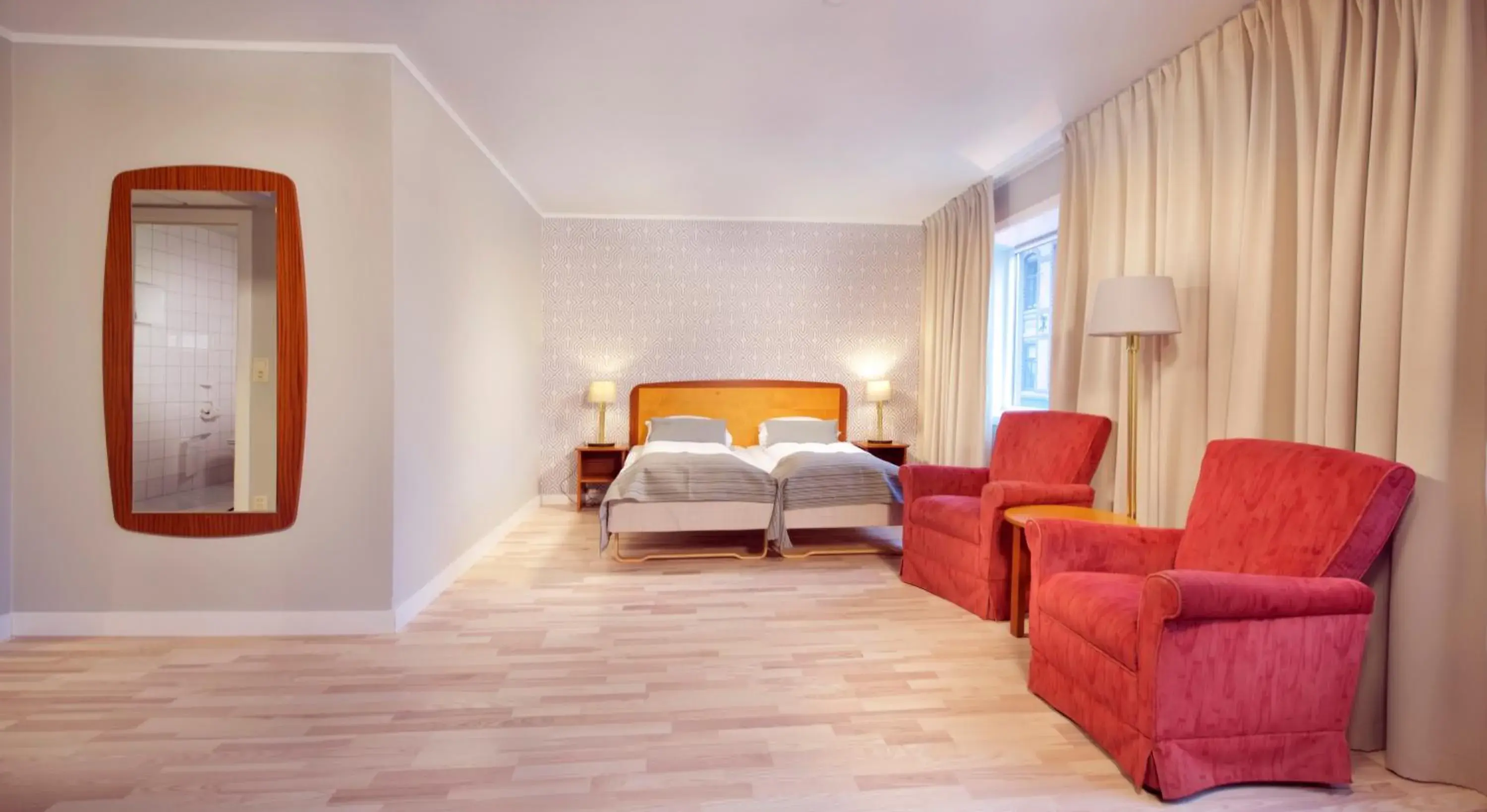 Photo of the whole room, Bed in Home Hotel Astoria Photo of the whole room, Bed in Home Hotel Astoria