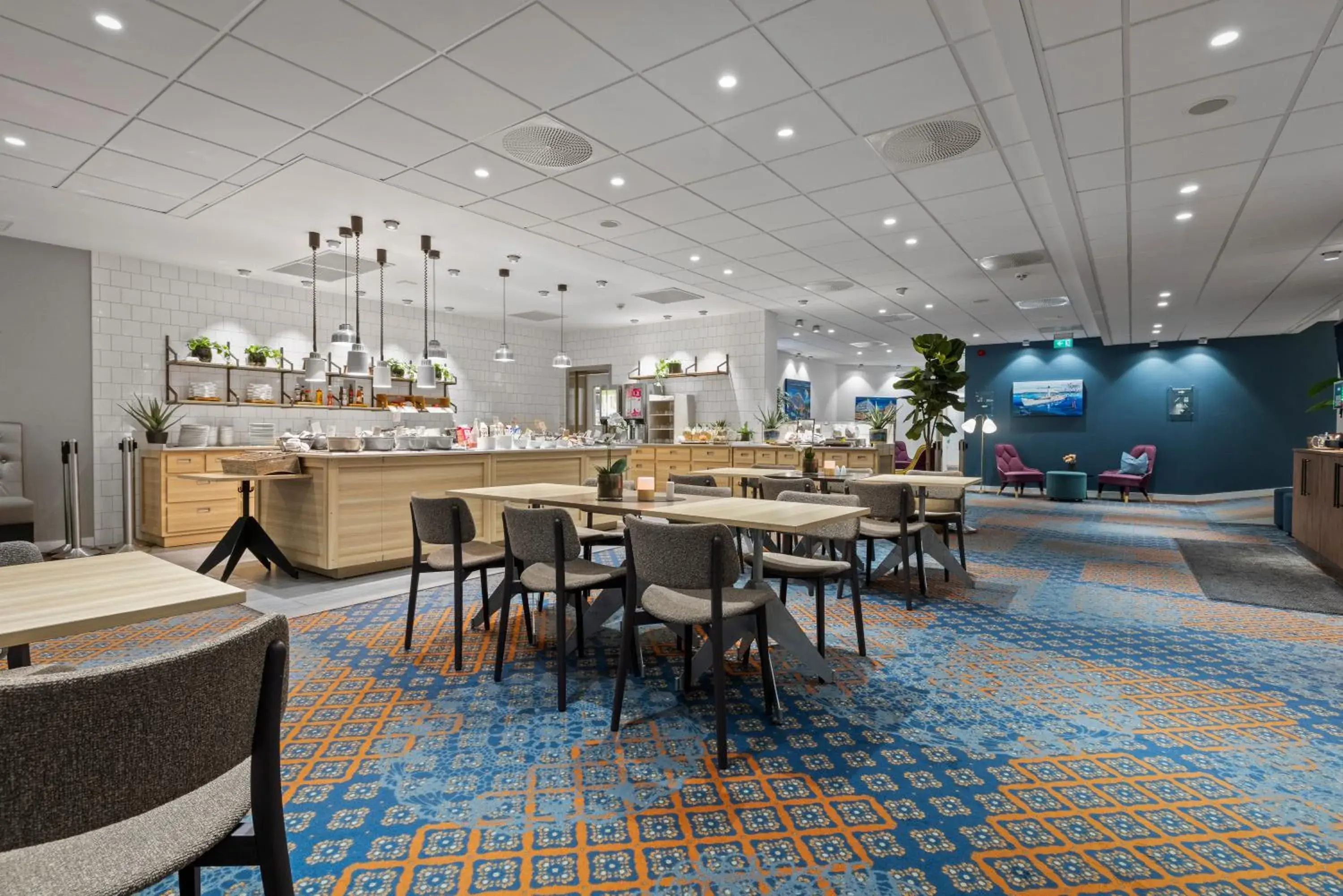 Restaurant/places to eat in Home Hotel Astoria Restaurant/places to eat in Home Hotel Astoria