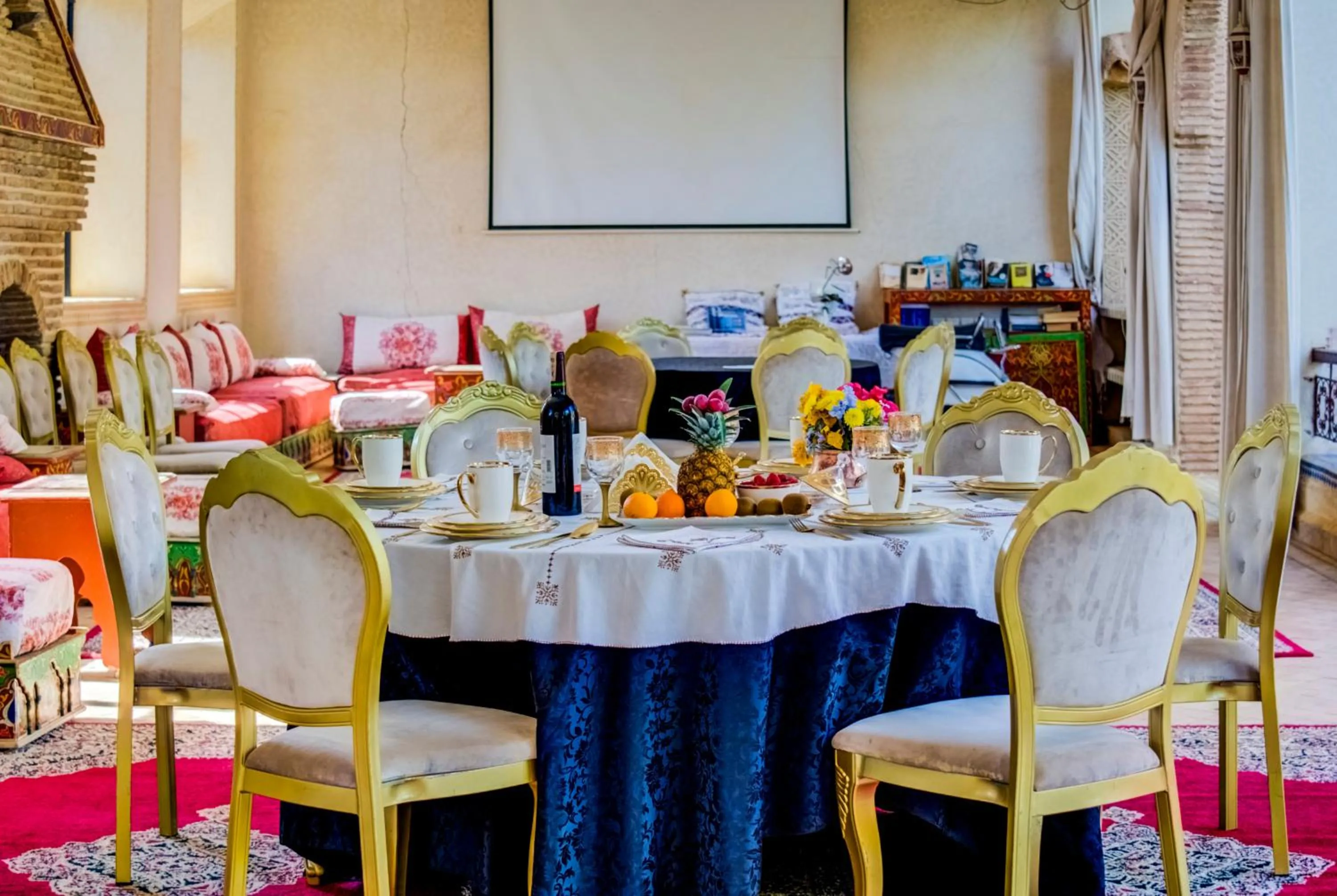 Restaurant/places to eat in Riad Jnane Ines