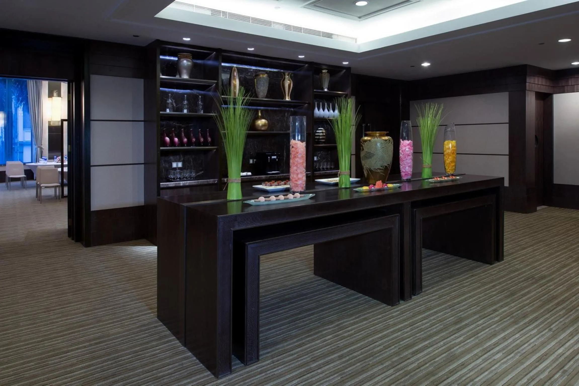 Decorative detail in New World Shunde Hotel