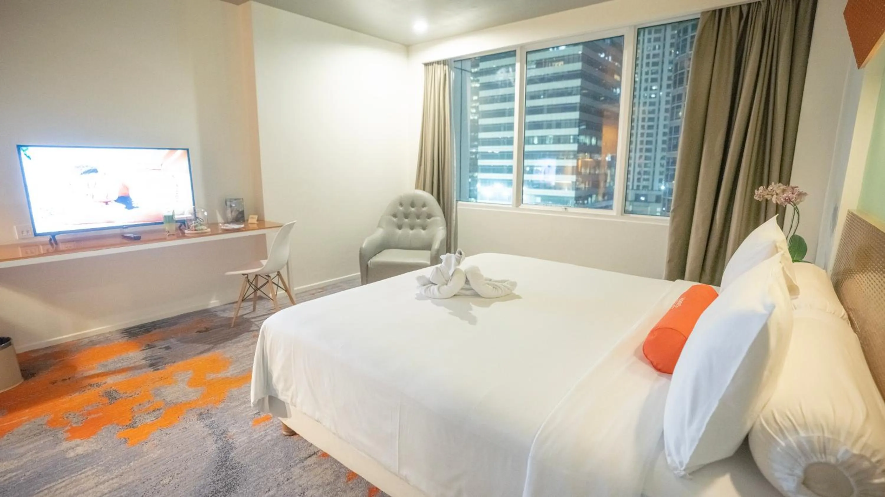 Bed in HARRIS Suites fx Sudirman