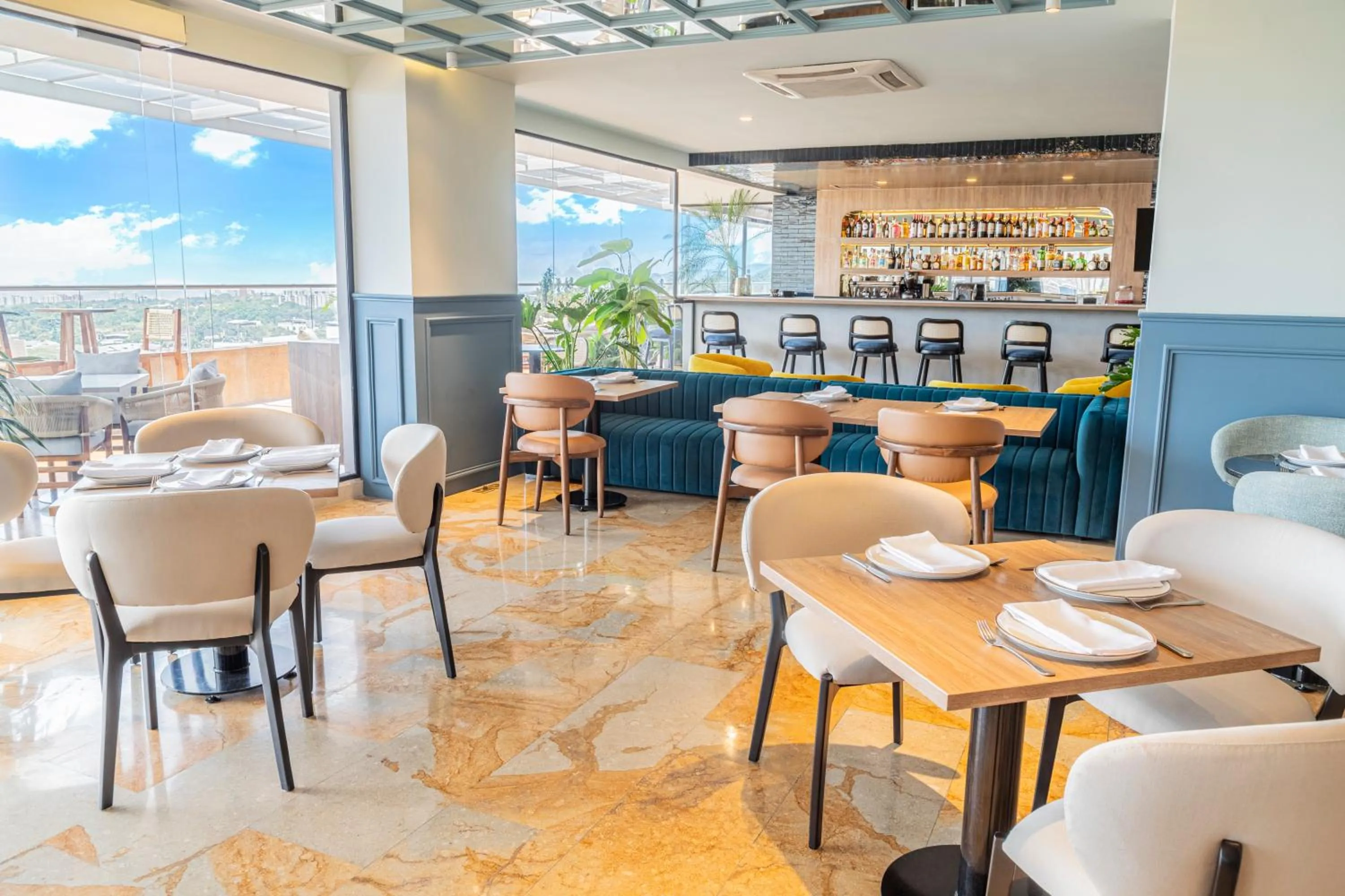 Restaurant/places to eat in Sonesta Hotel Ibagué