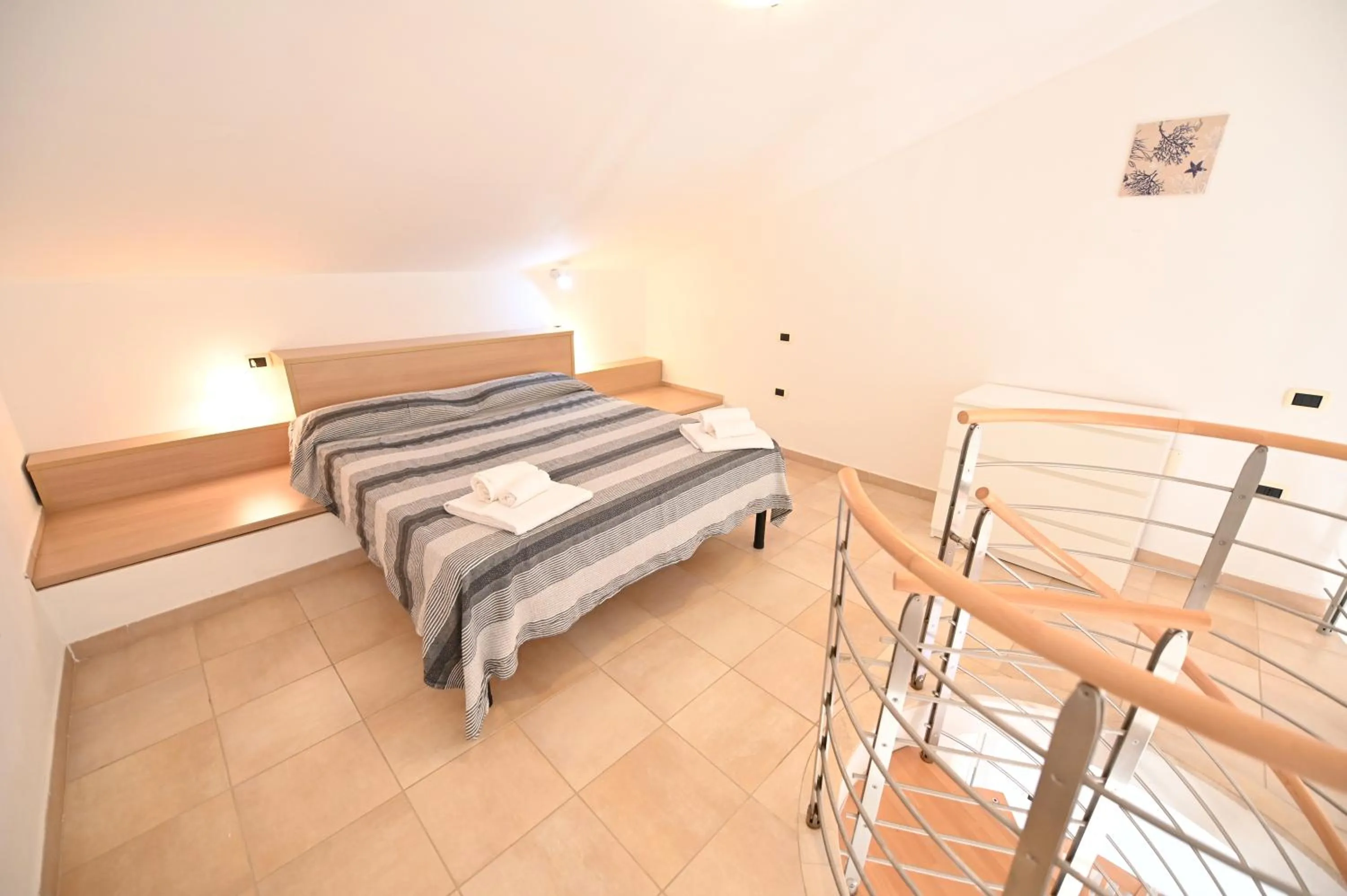 Photo of the whole room, Bed in Aba Village RTA