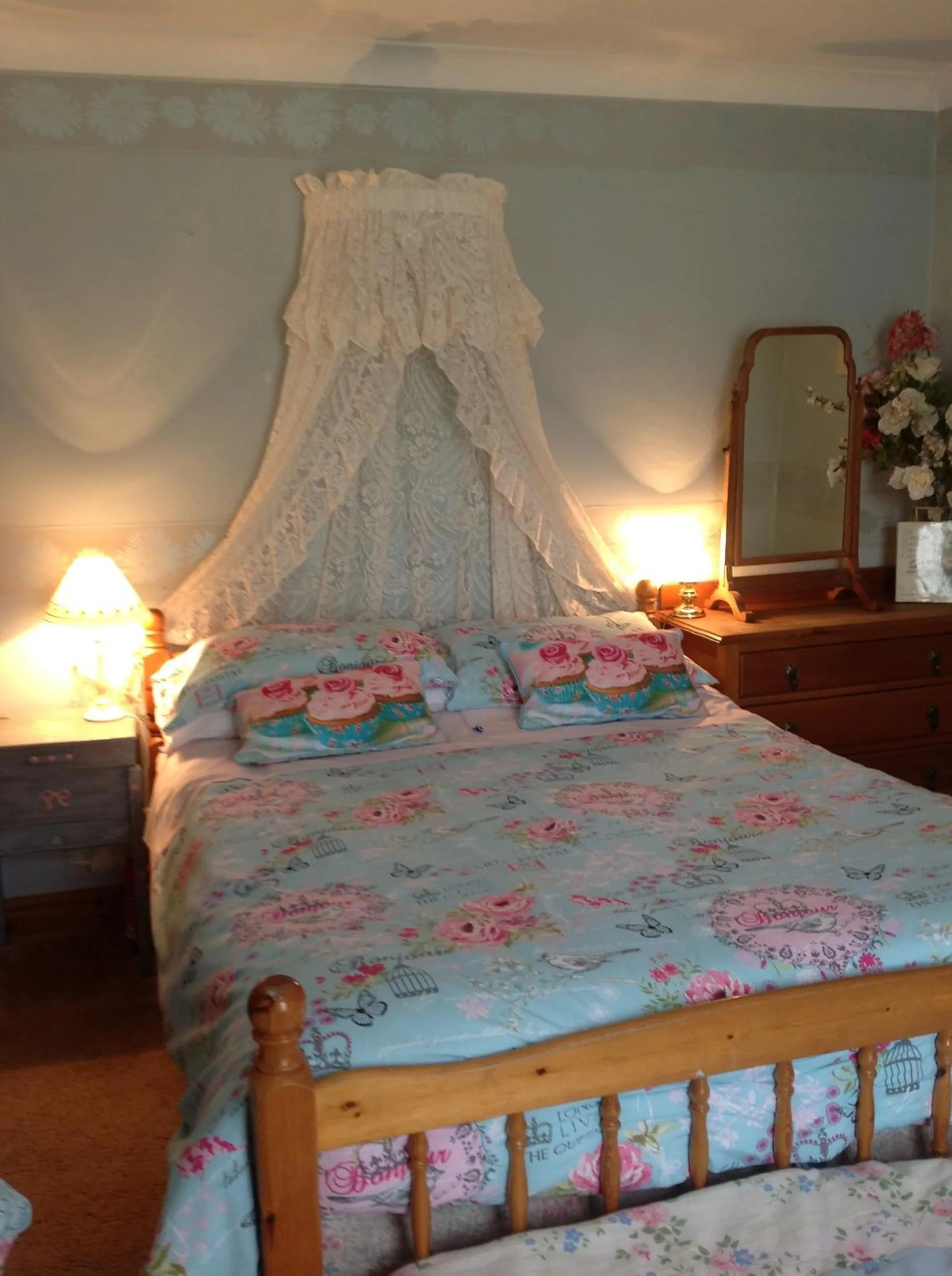 Photo of the whole room, Bed in Church View B&B & Holiday Cottages
