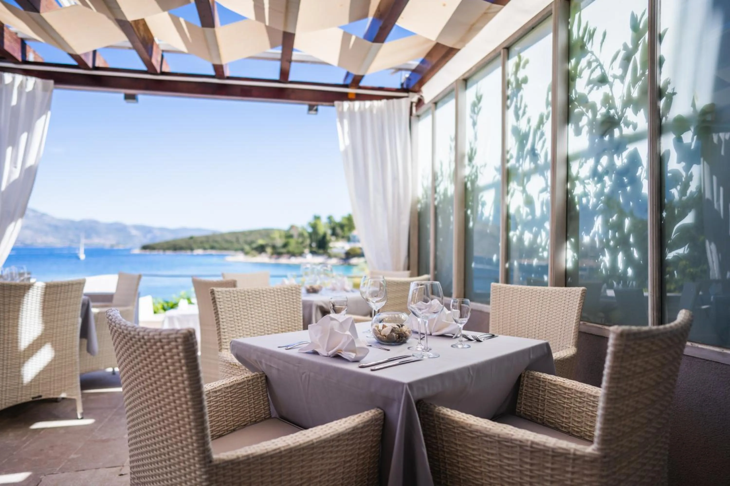 Restaurant/places to eat in Hotel Korsal