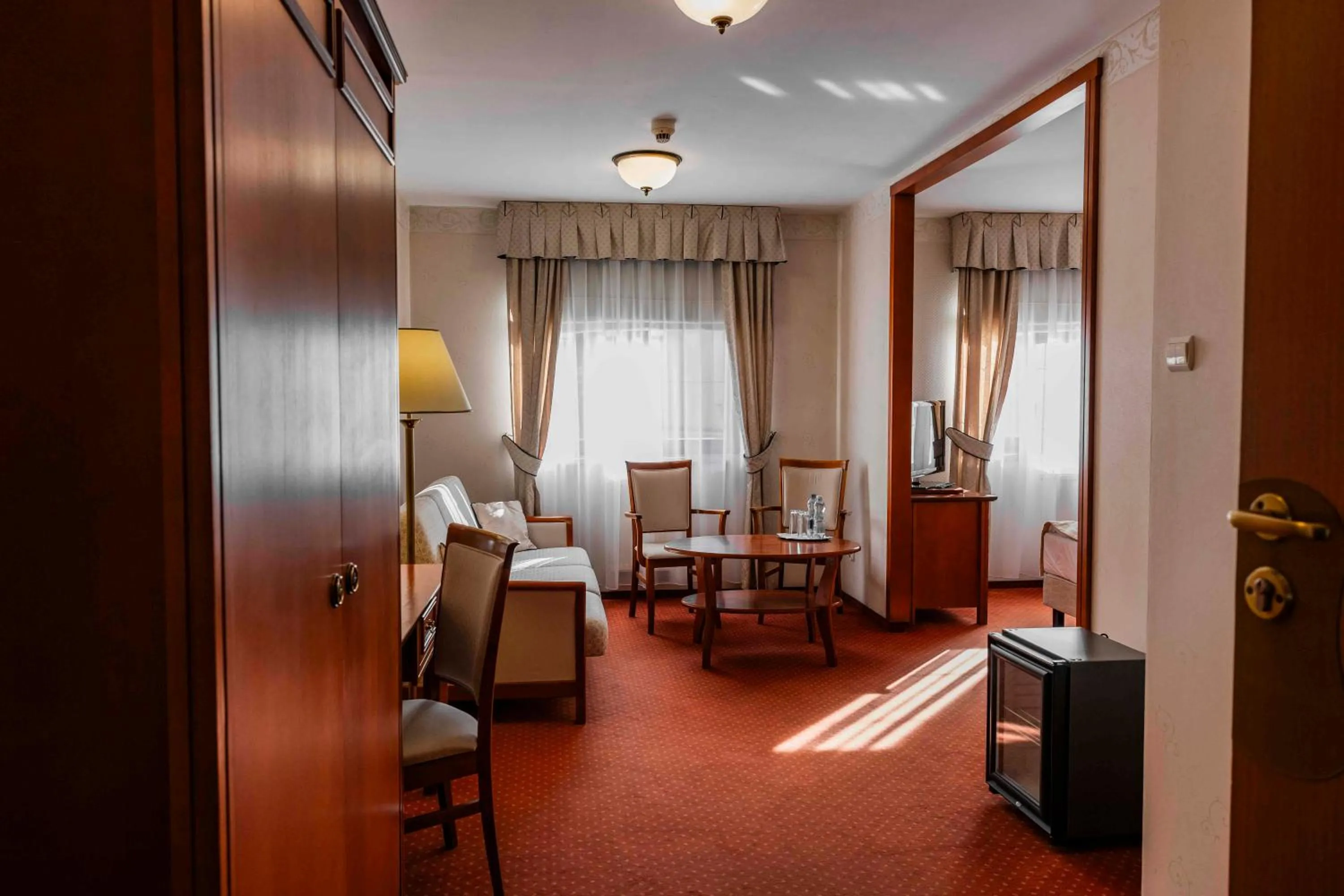 Property building, Bed in Hotel Basztowy