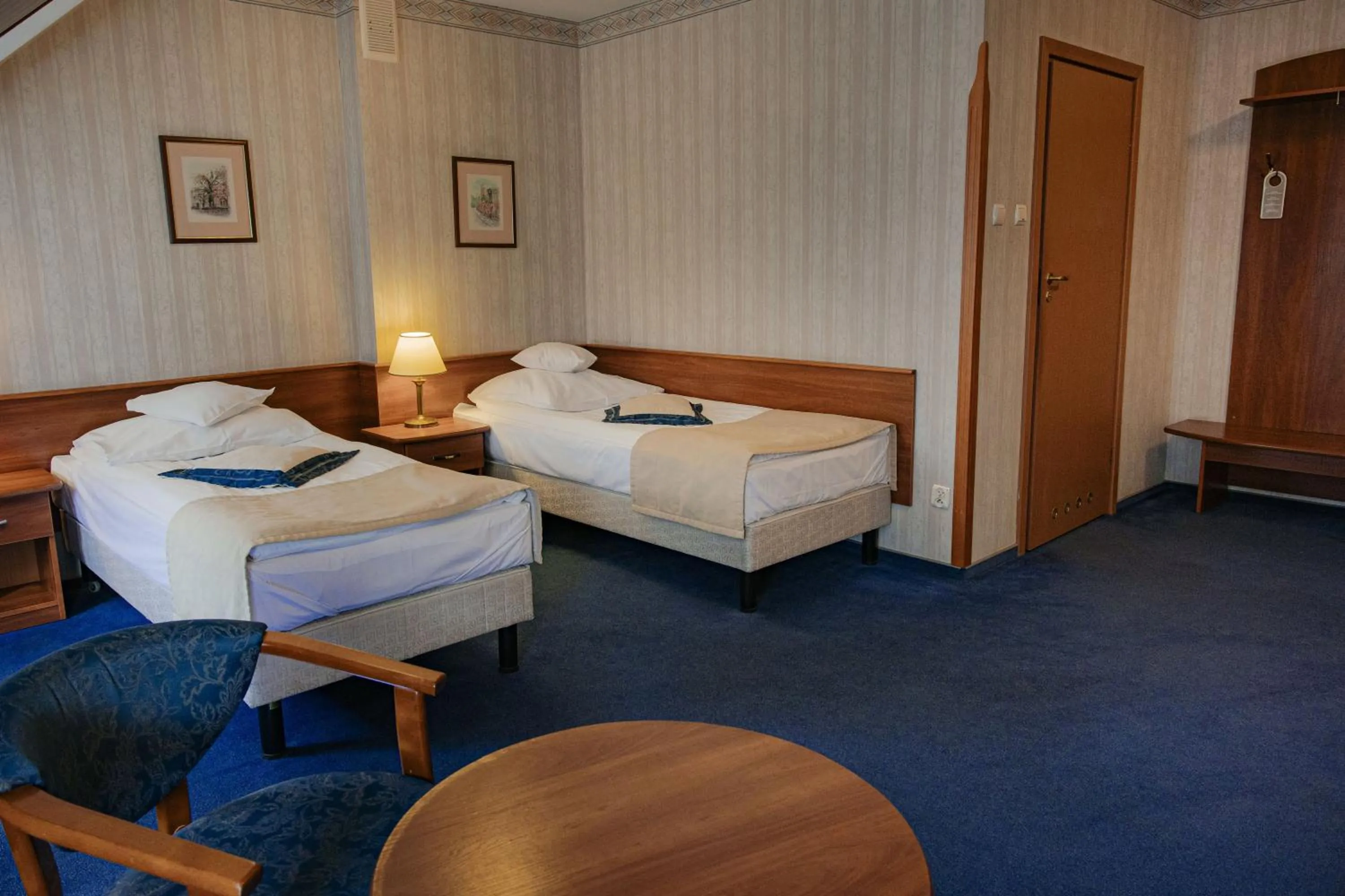 Property building, Bed in Hotel Basztowy