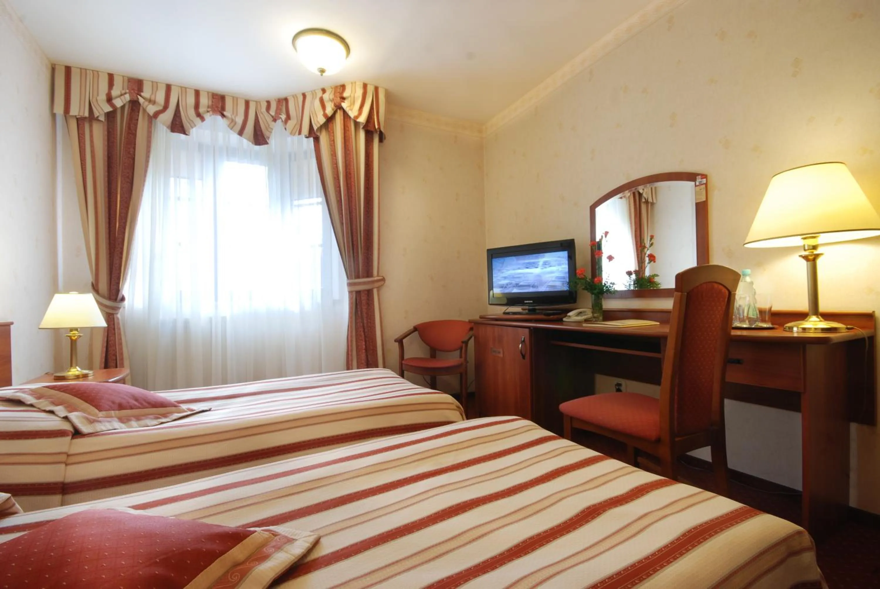 Photo of the whole room, Bed in Hotel Basztowy