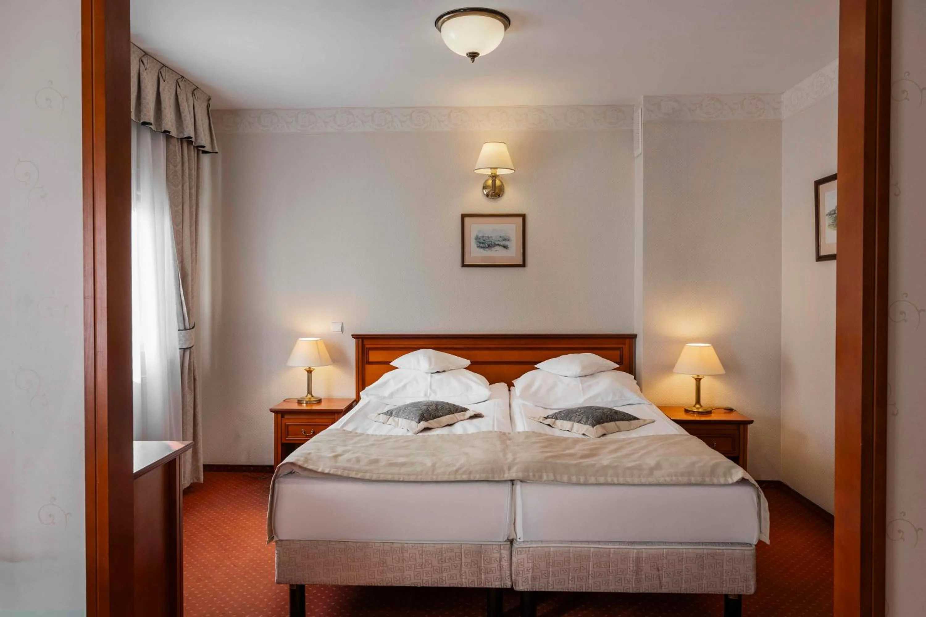 Property building, Bed in Hotel Basztowy
