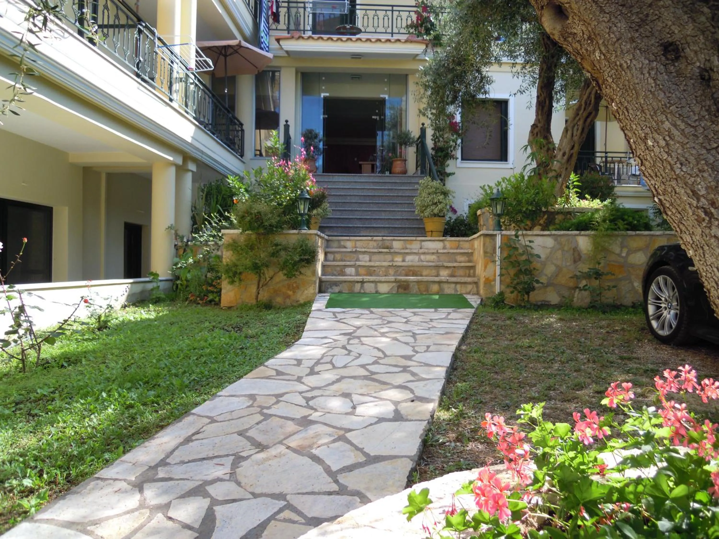 Property building in Hotel Loukas Vrachos