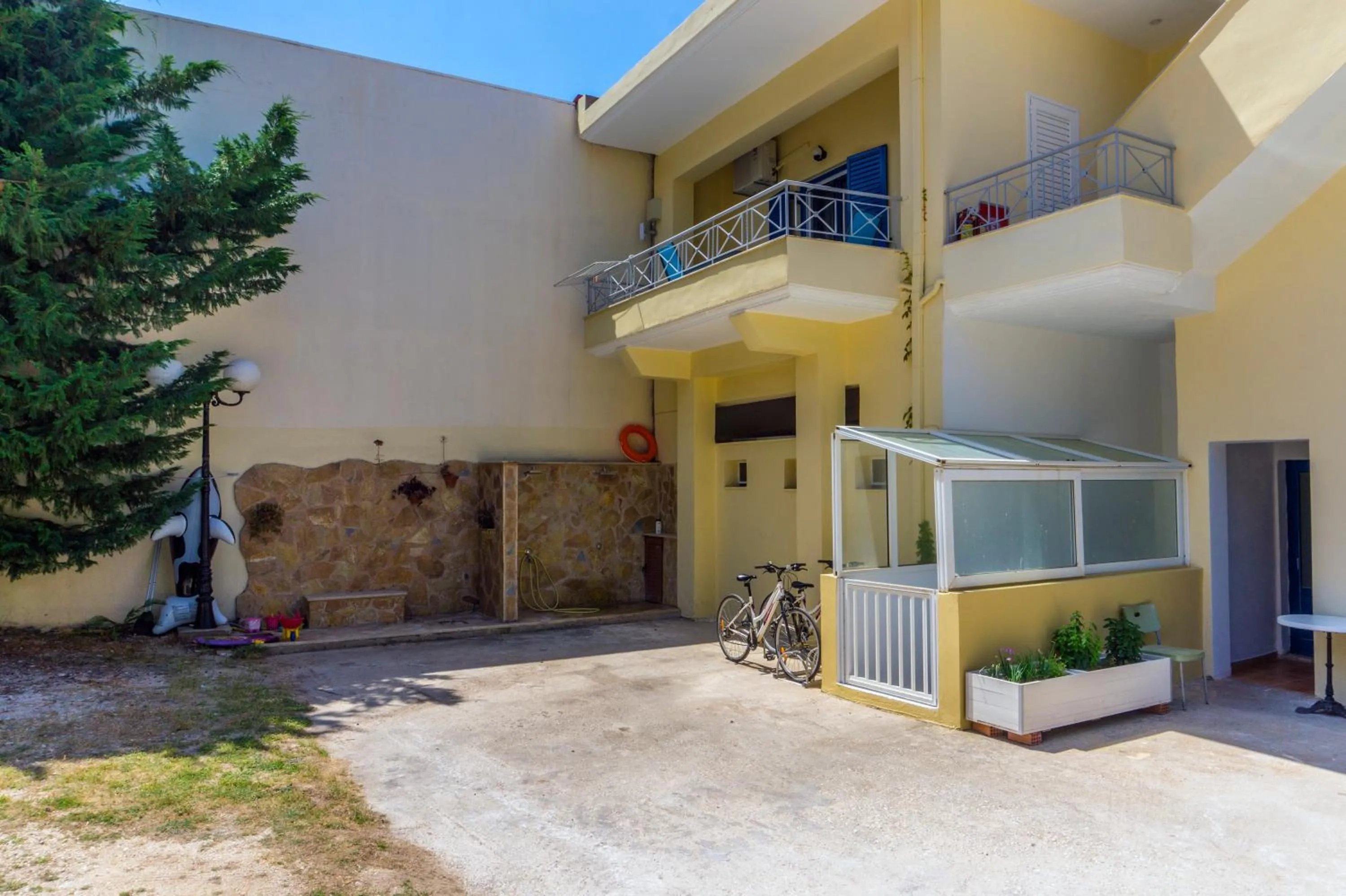 Property building in Hotel Loukas Vrachos