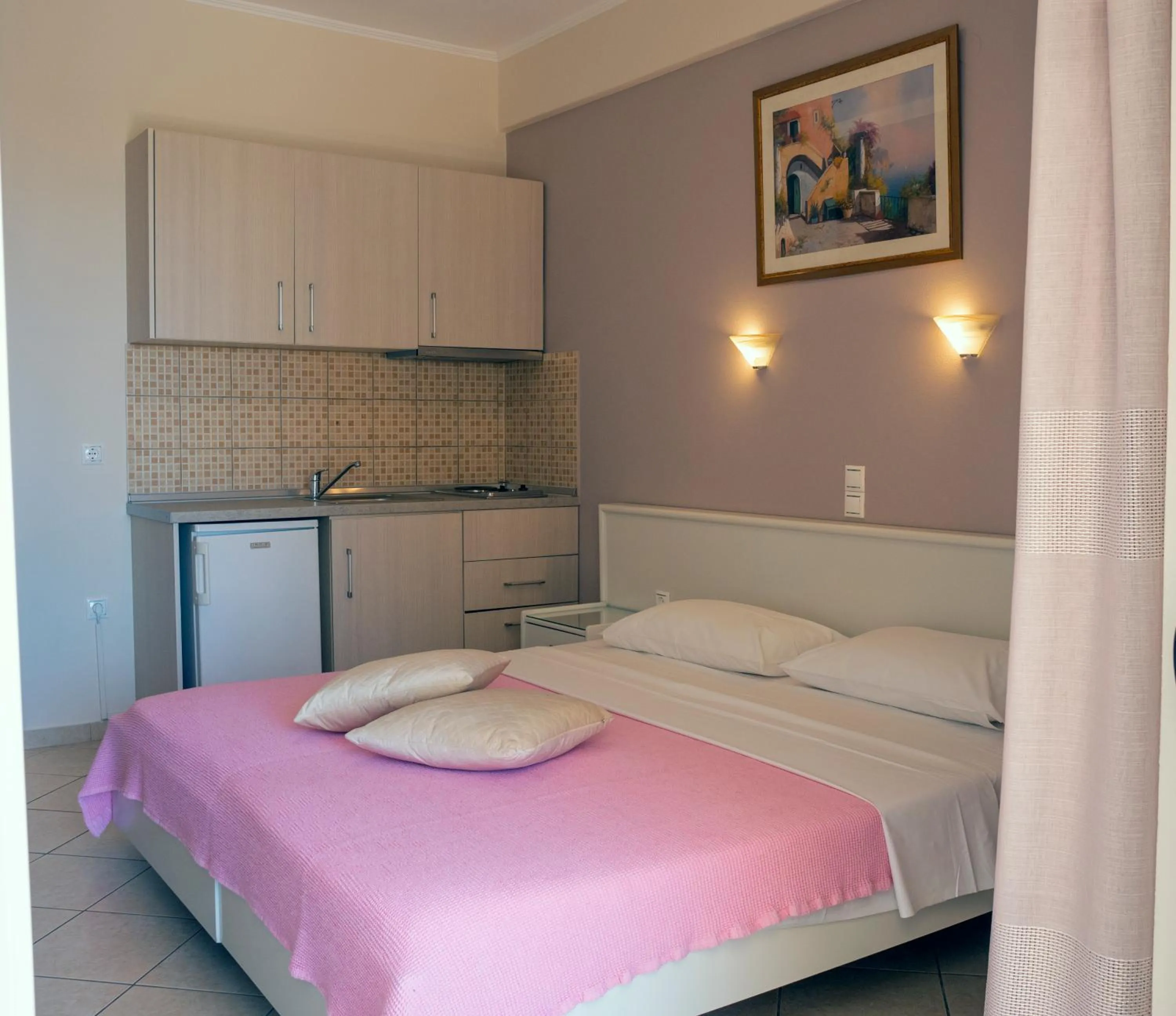 Photo of the whole room, Bed in Hotel Loukas Vrachos
