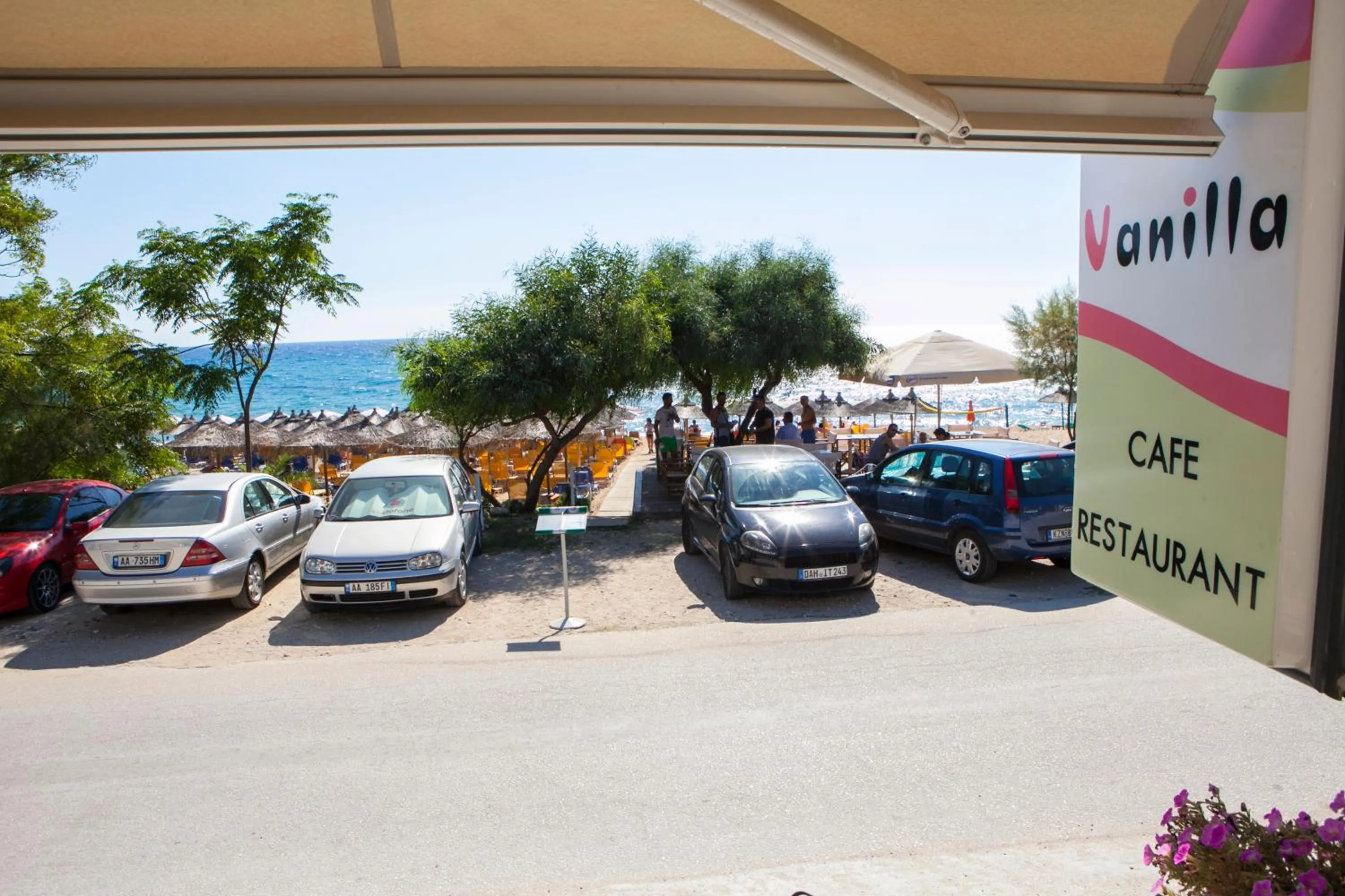 Restaurant/places to eat in Hotel Loukas Vrachos
