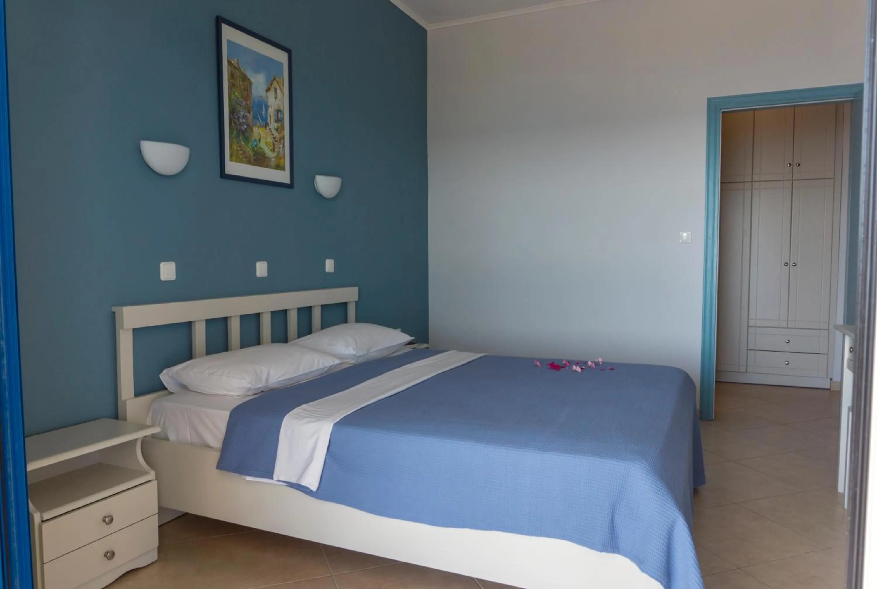 Bedroom, Bed in Hotel Loukas Vrachos