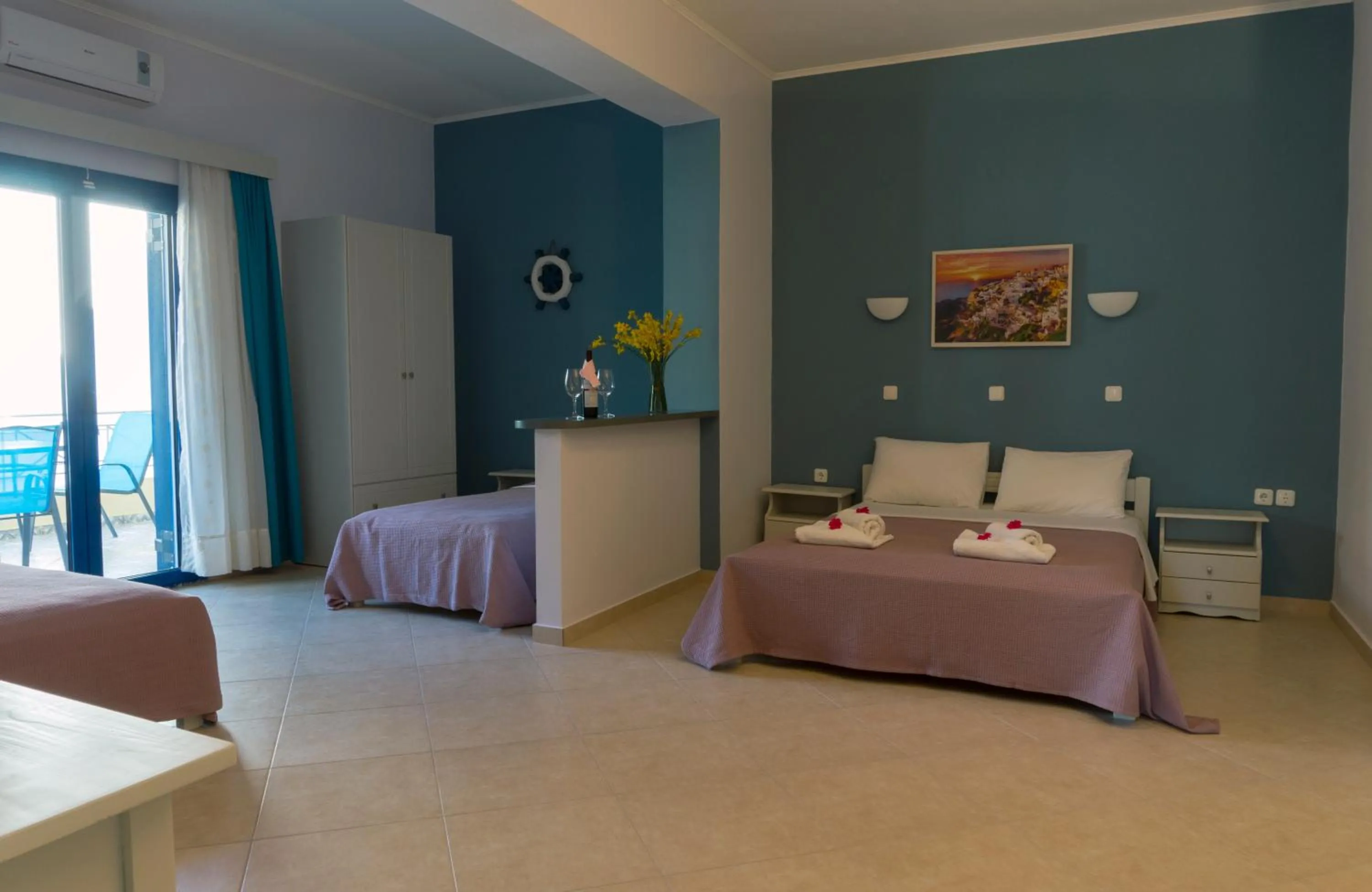 Photo of the whole room, Bed in Hotel Loukas Vrachos