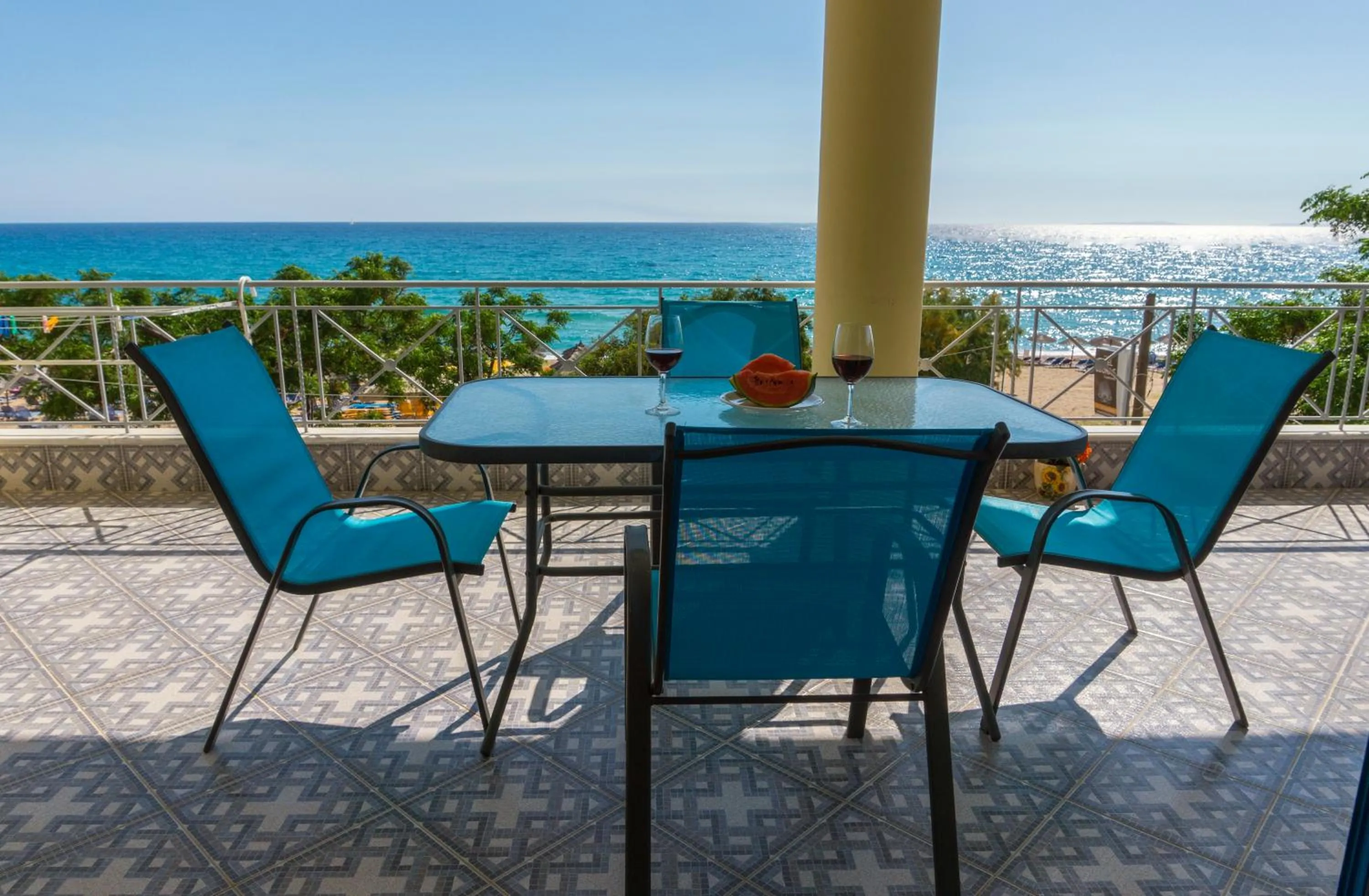Patio in Hotel Loukas Vrachos