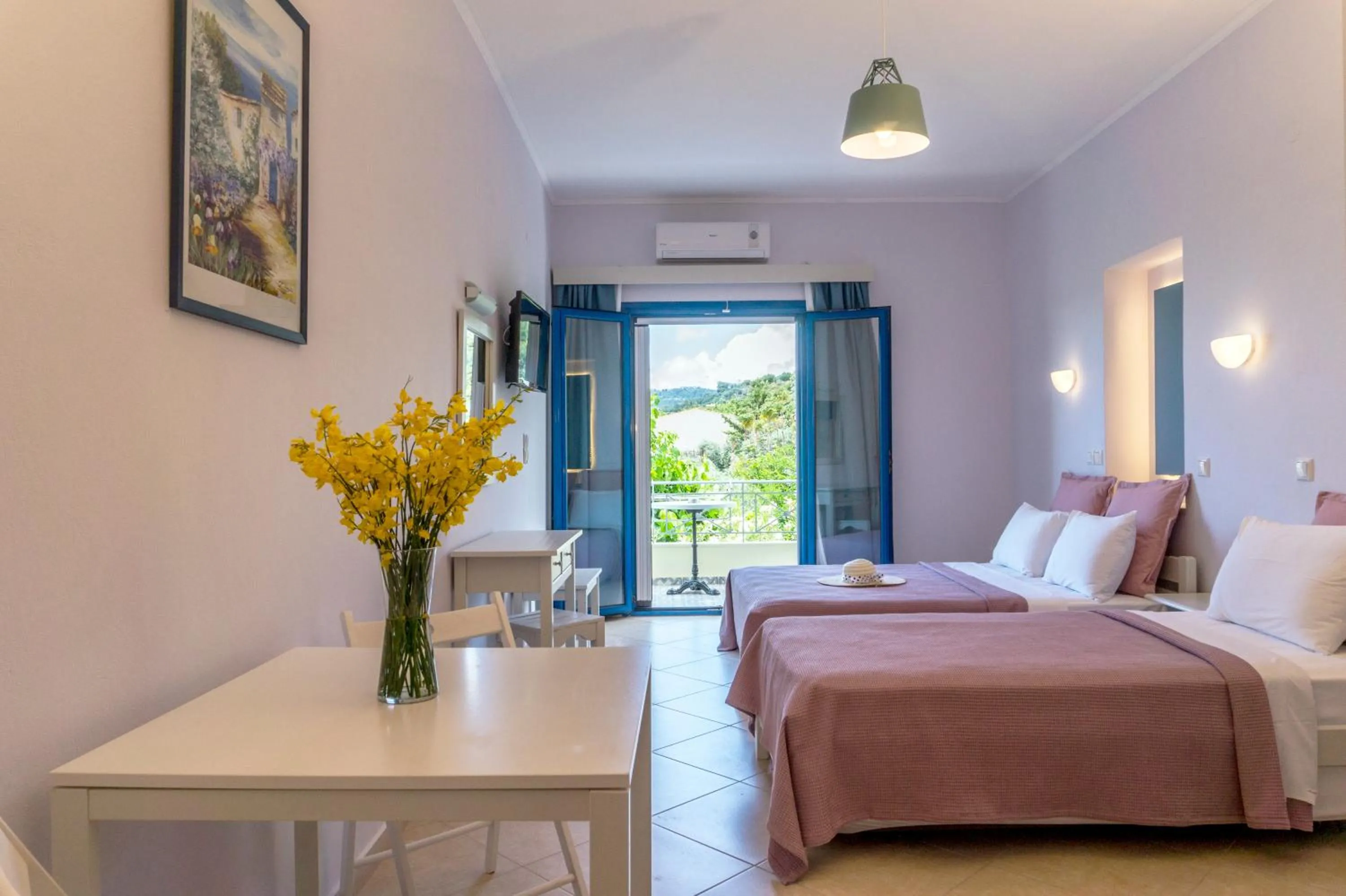 Photo of the whole room, Bed in Hotel Loukas Vrachos