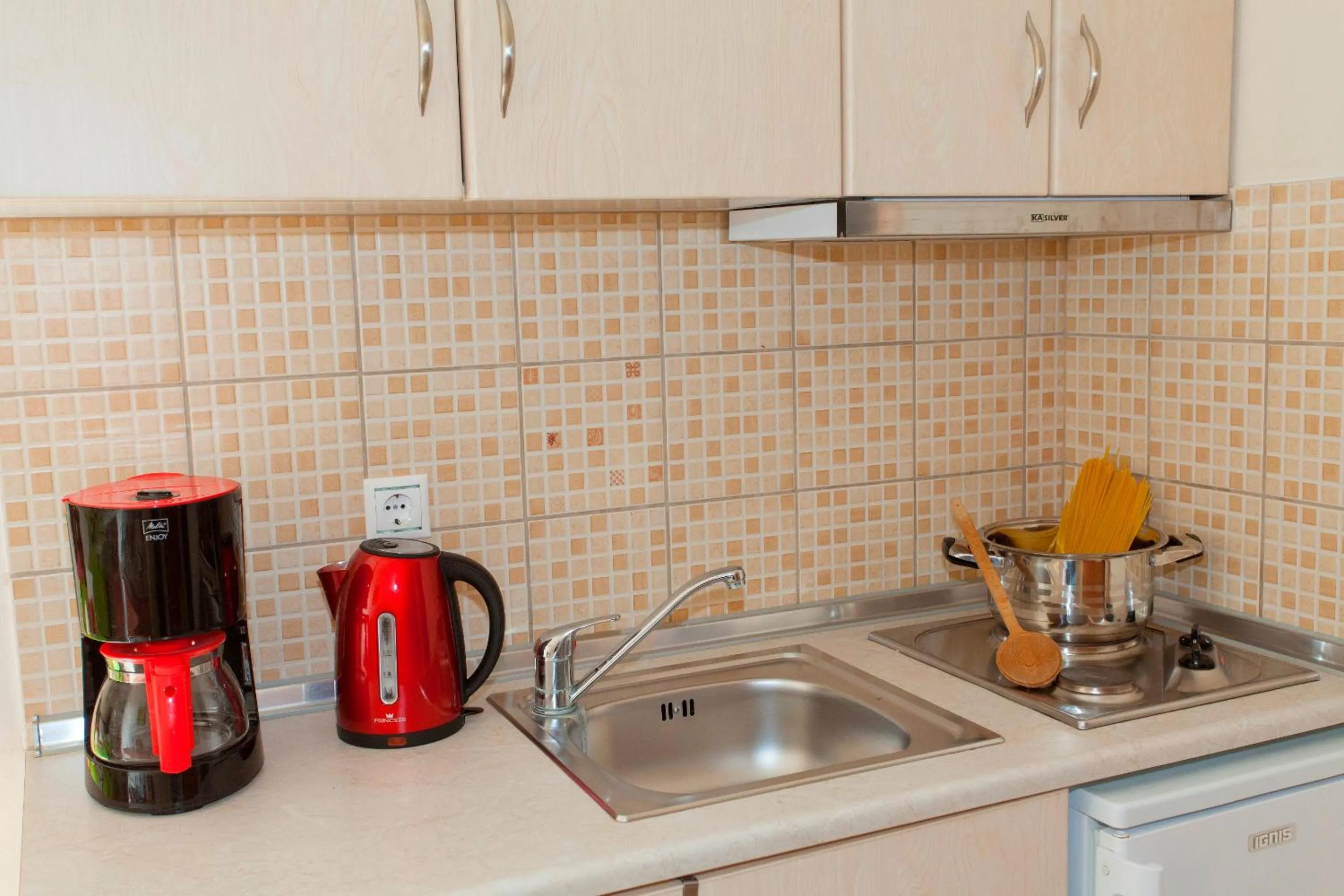 Coffee/tea facilities in Hotel Loukas Vrachos