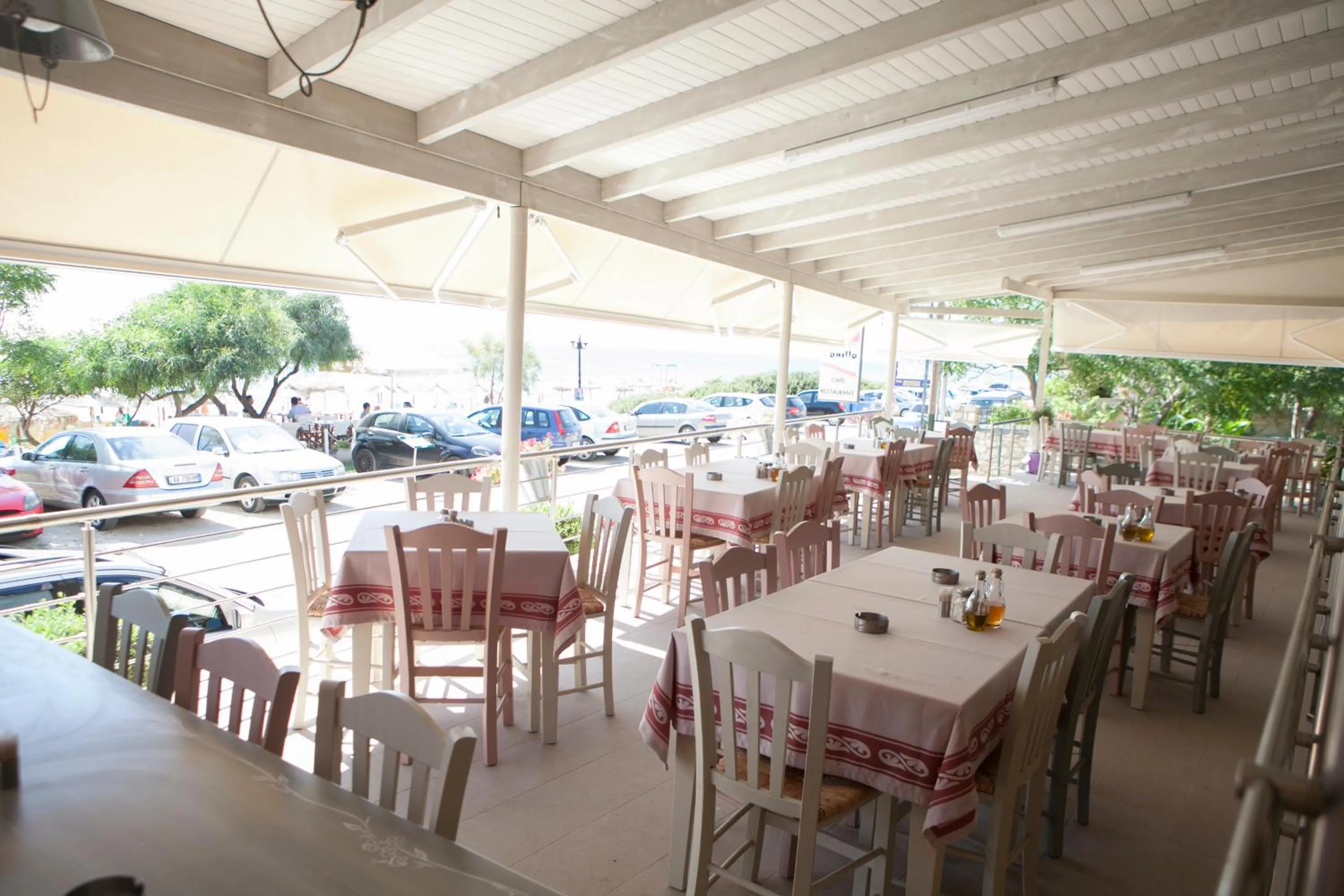 Restaurant/places to eat in Hotel Loukas Vrachos