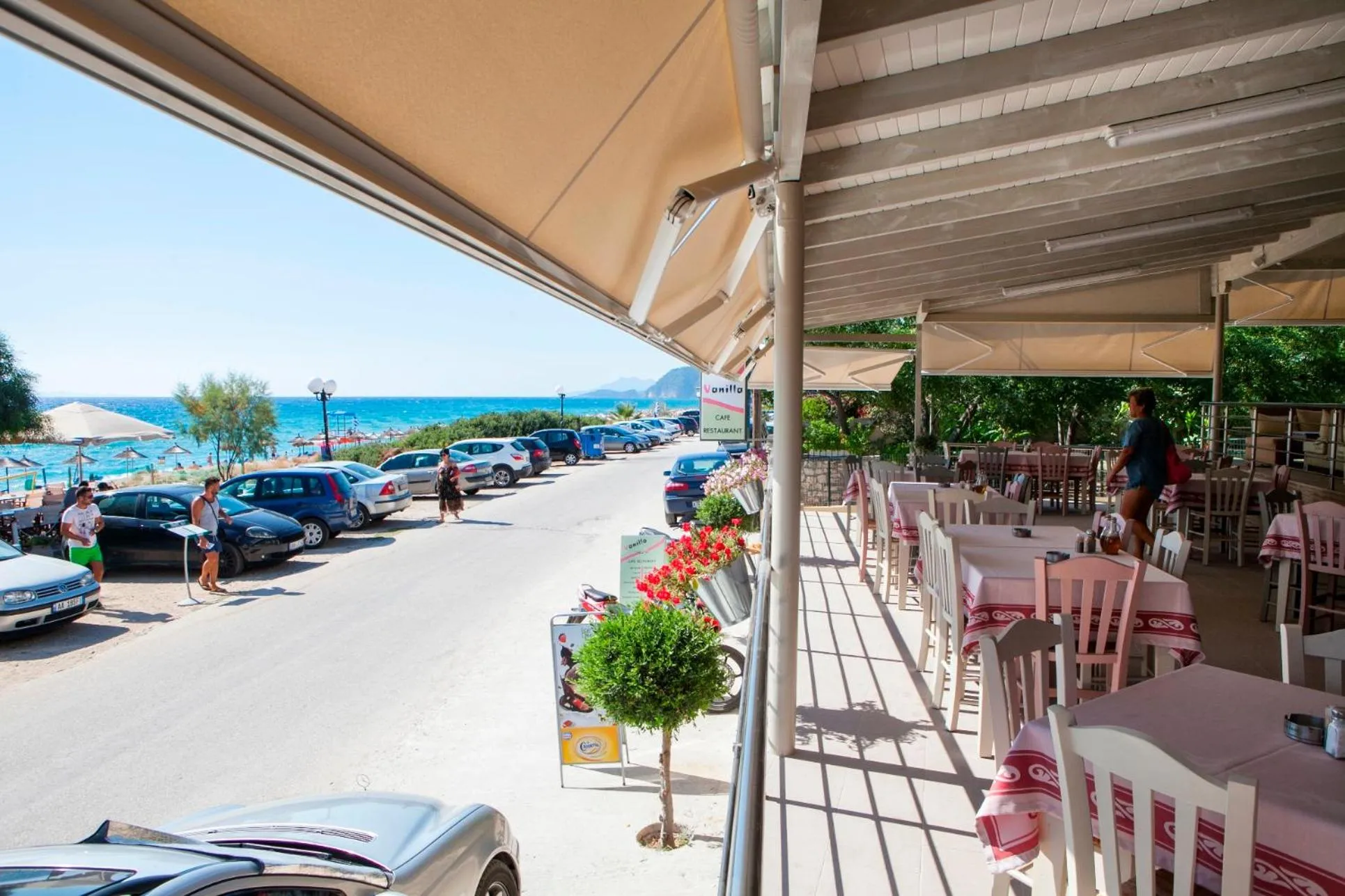Restaurant/places to eat in Hotel Loukas Vrachos