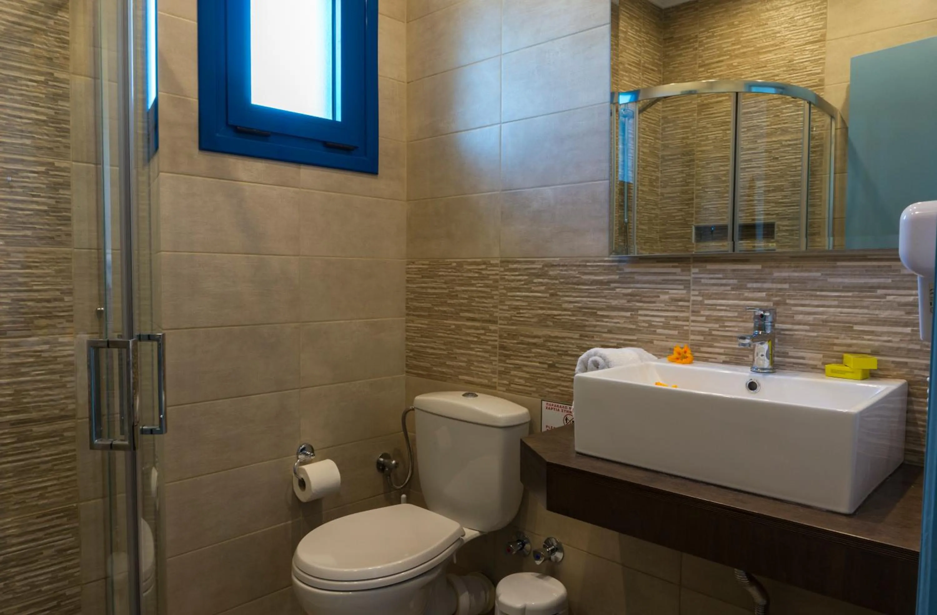 Bathroom in Hotel Loukas Vrachos