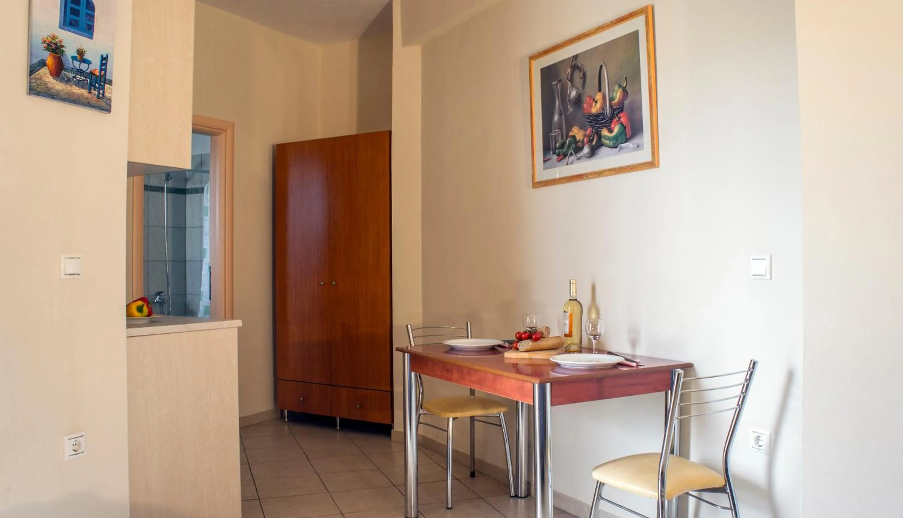 Dining area in Hotel Loukas Vrachos