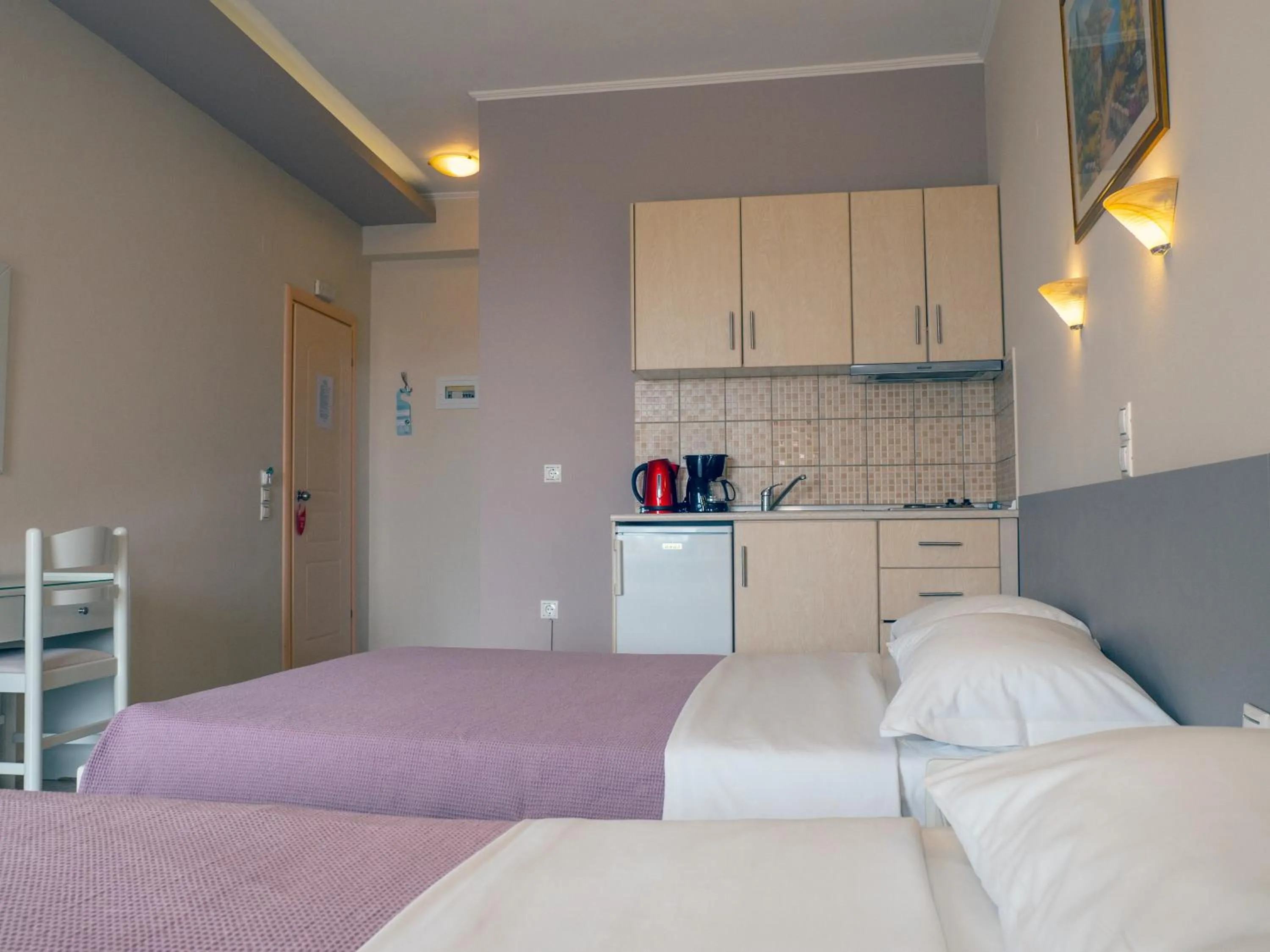 Photo of the whole room, Bed in Hotel Loukas Vrachos