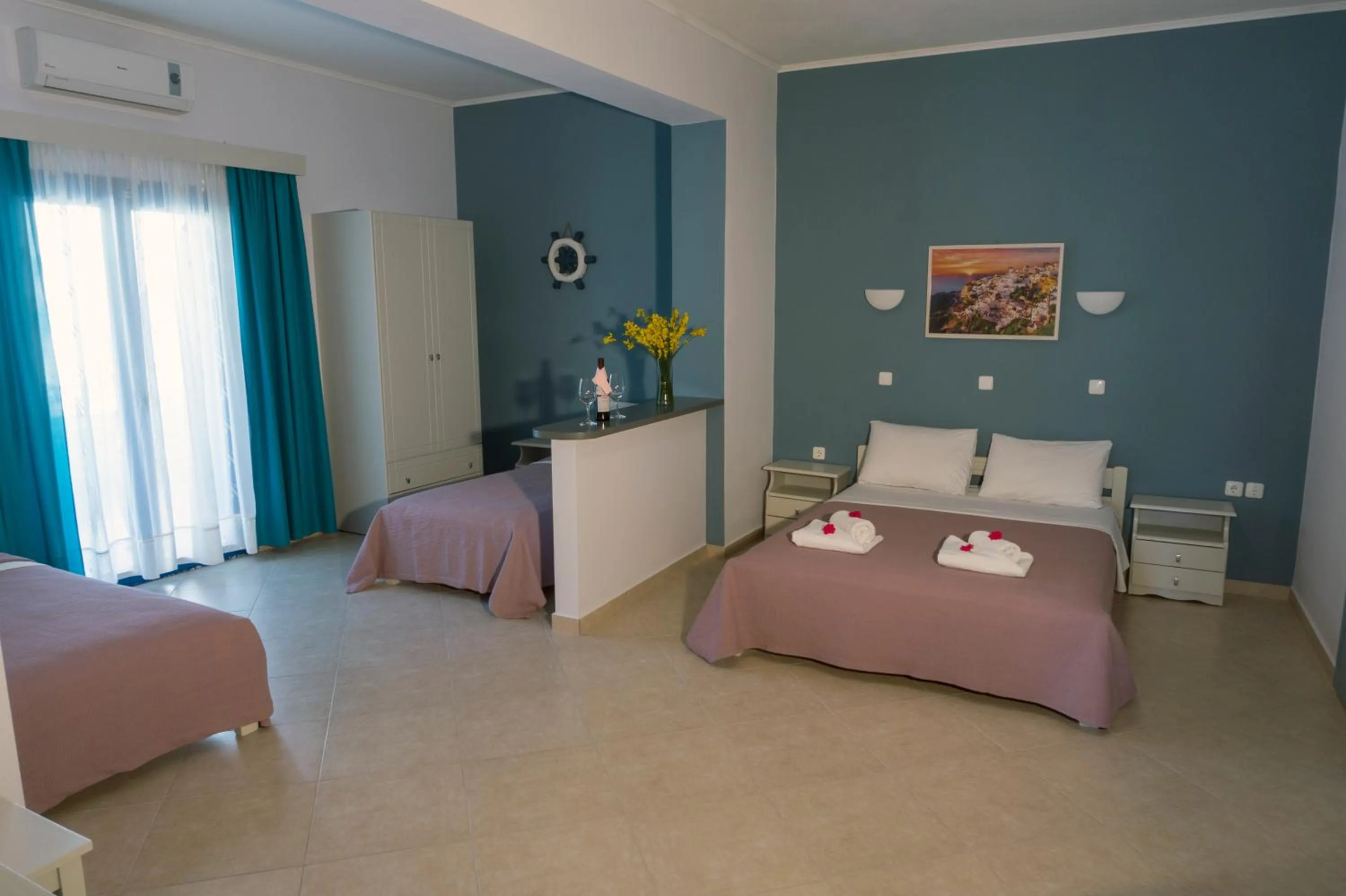 Photo of the whole room, Bed in Hotel Loukas Vrachos