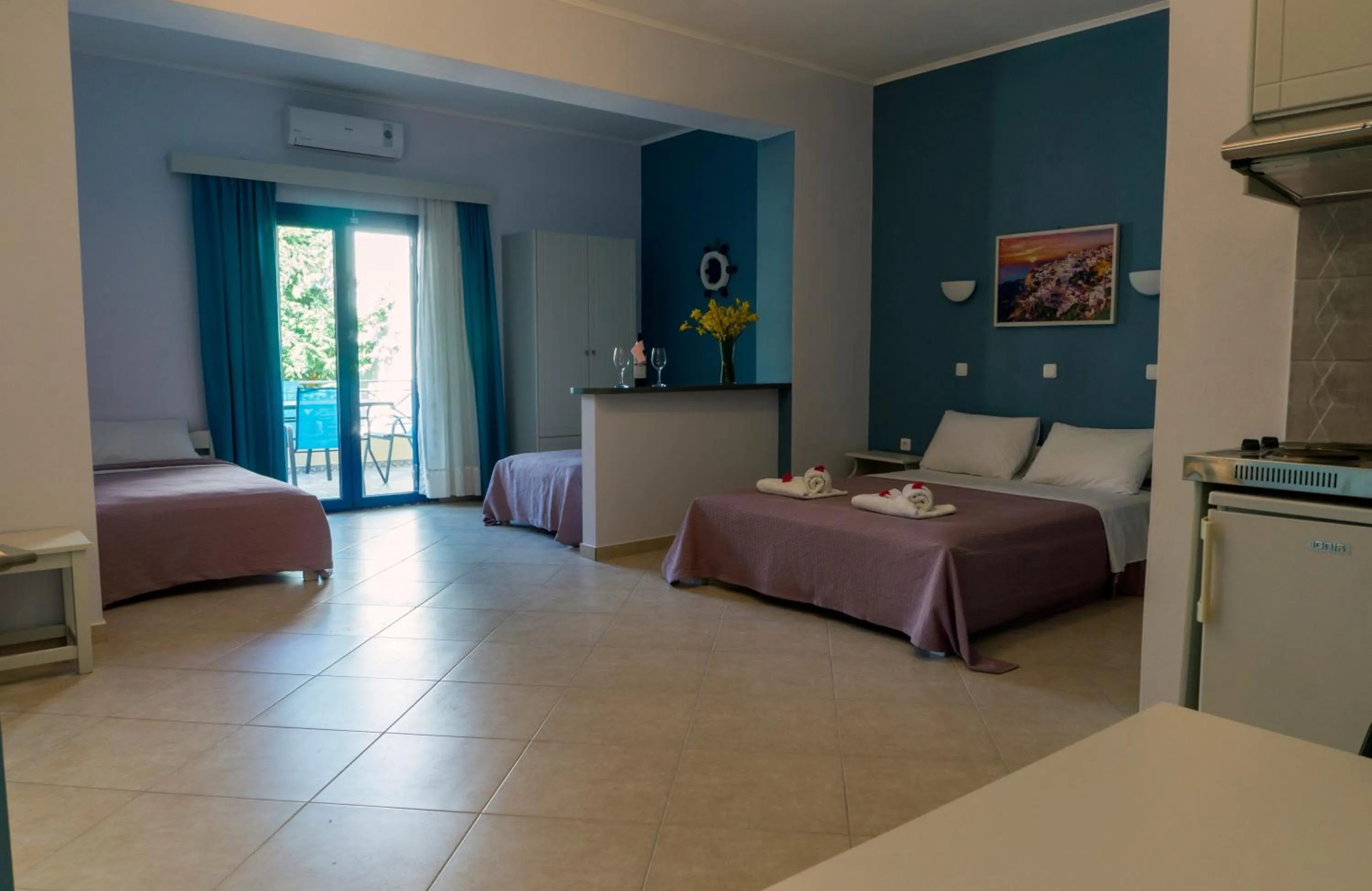 Photo of the whole room, Bed in Hotel Loukas Vrachos