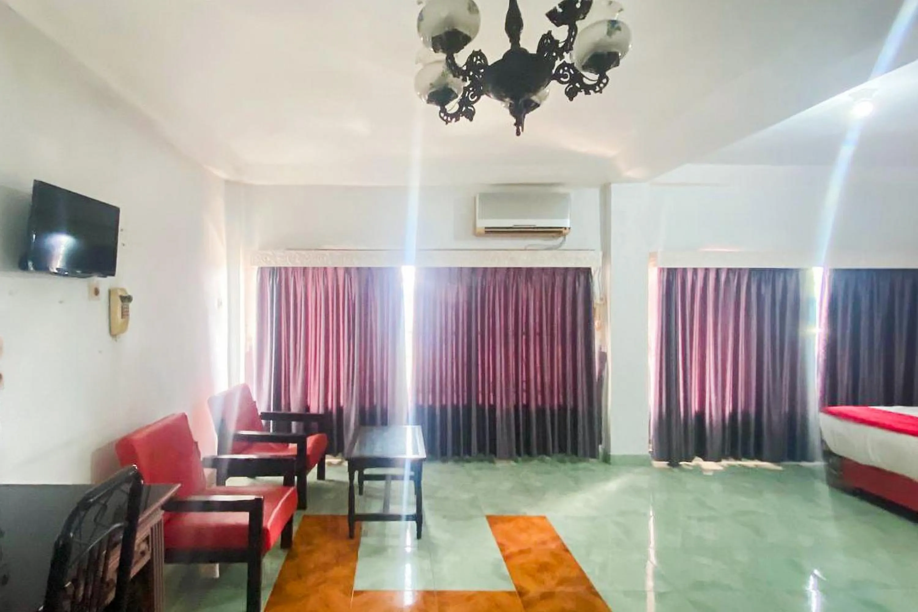 Bedroom, Bed in RedDoorz Syariah At Hotel Matahari 1 Jambi