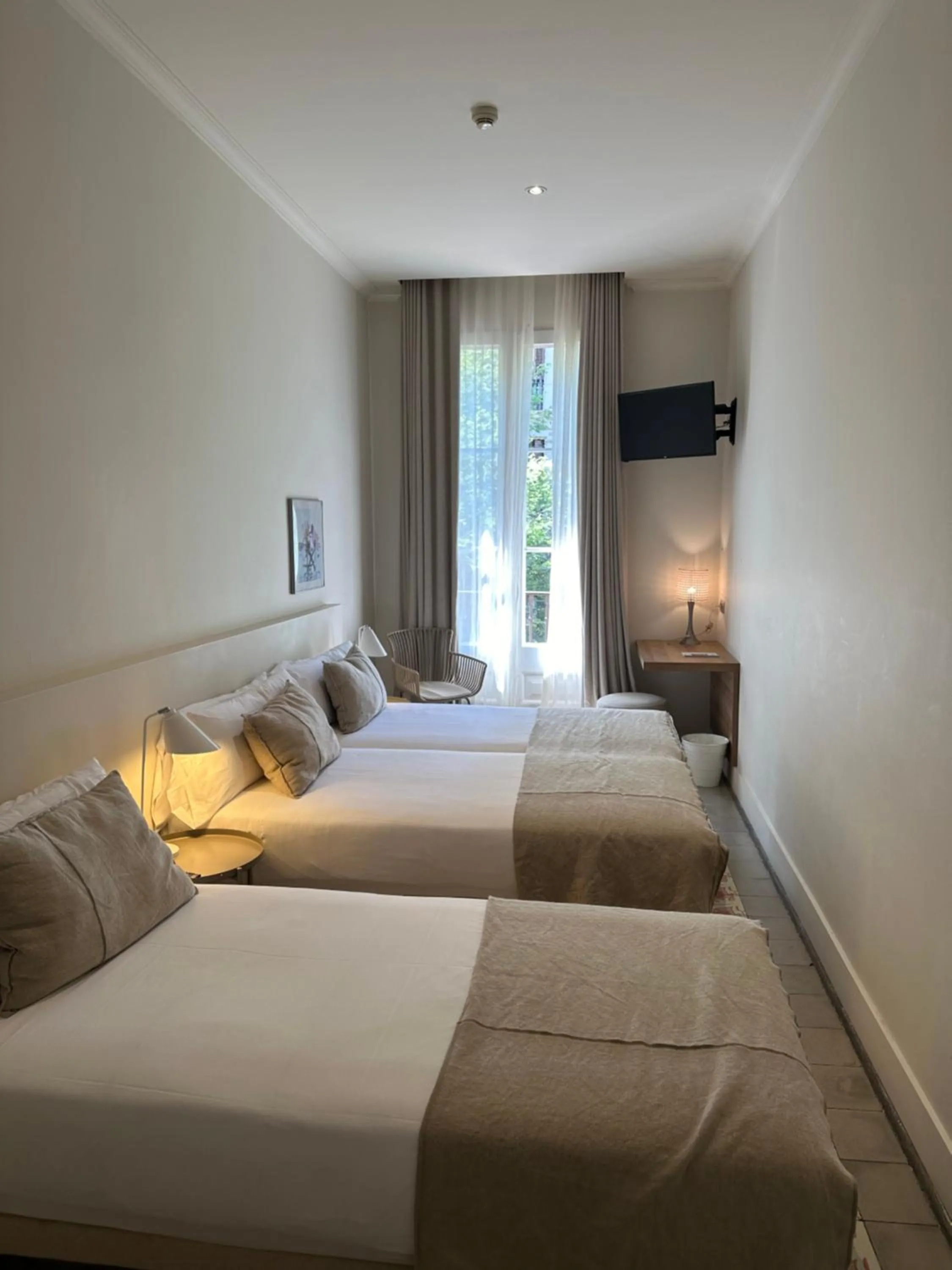 TV and multimedia, Bed in Hostal Goya