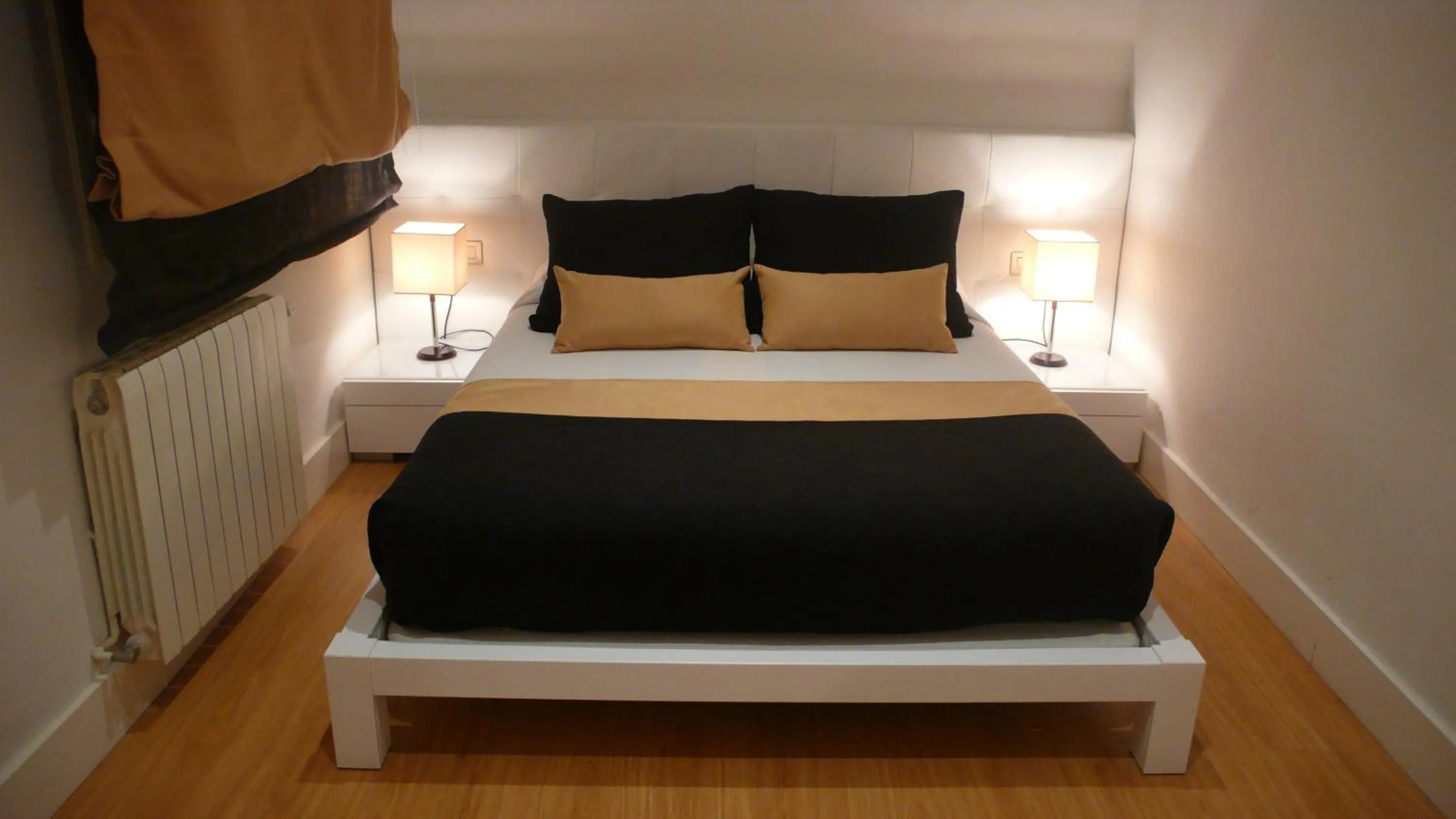 Photo of the whole room, Bed in Hostal Goya