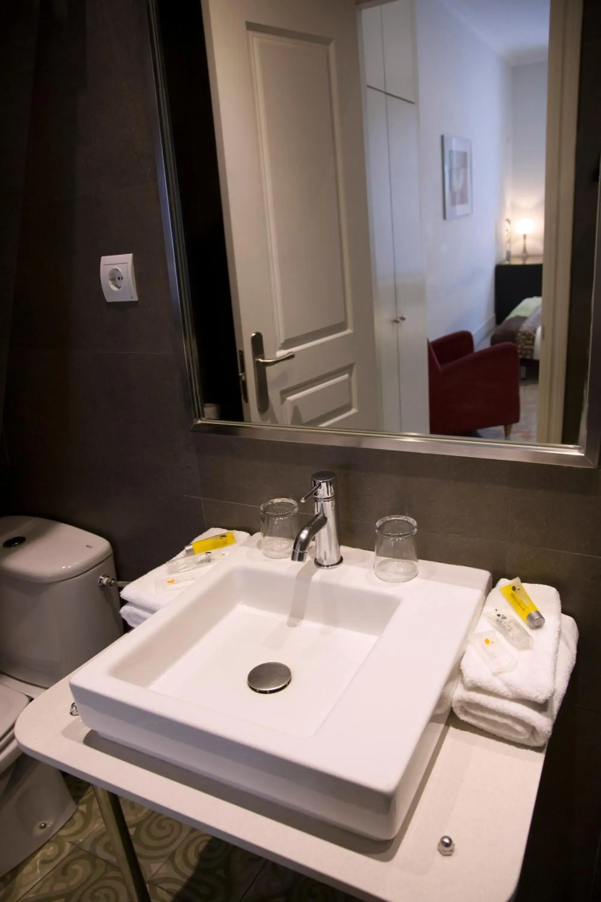 Superior Twin Room in Hostal Goya Superior Twin Room in Hostal Goya