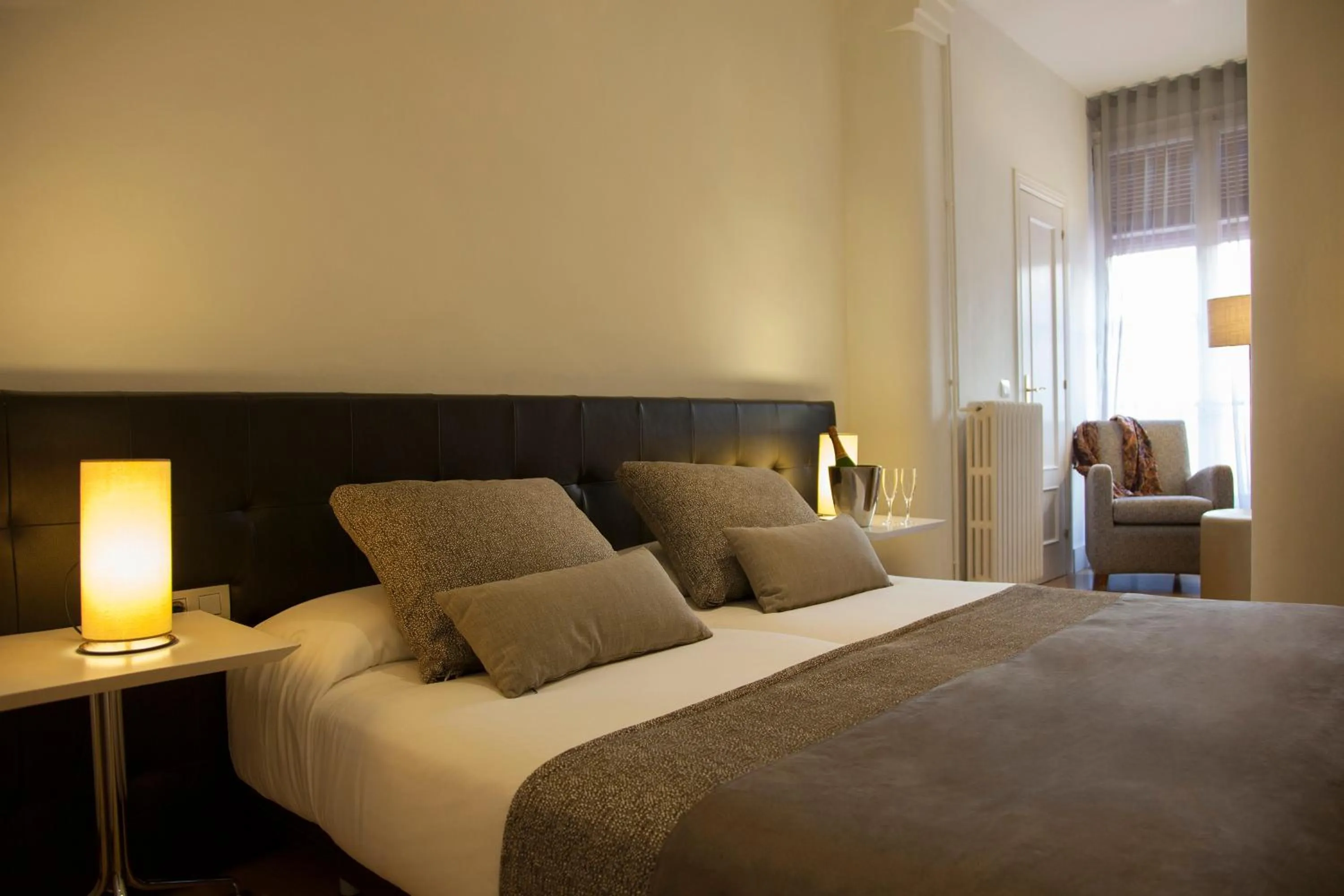 Photo of the whole room, Bed in Hostal Goya