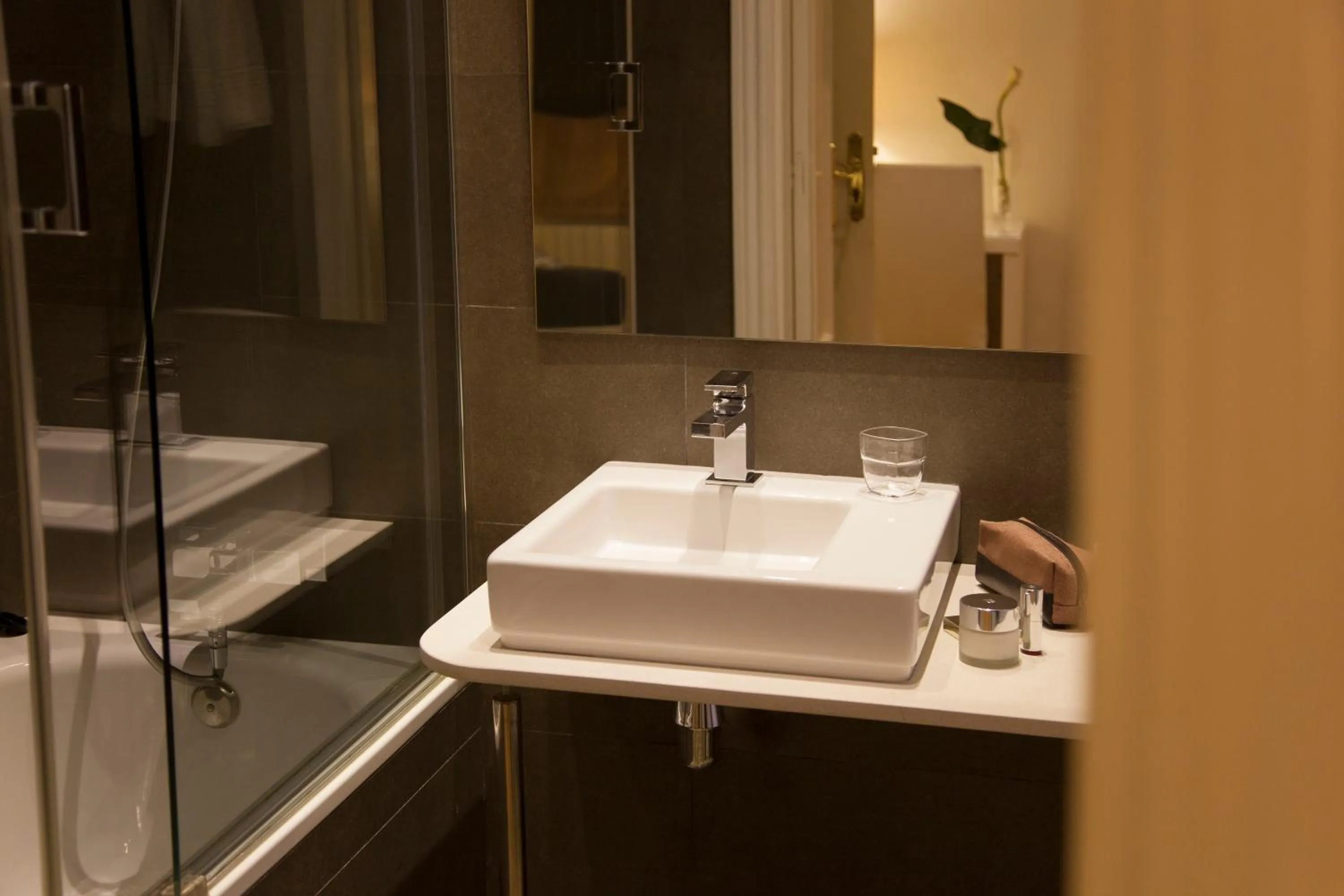Bathroom in Hostal Goya