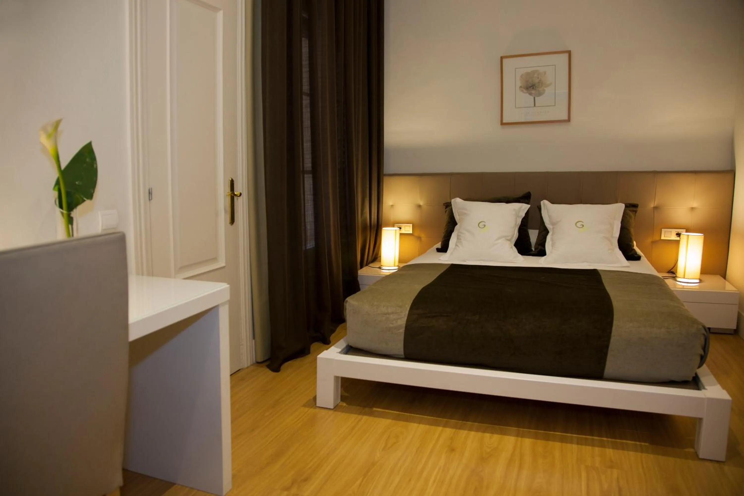 Photo of the whole room, Bed in Hostal Goya