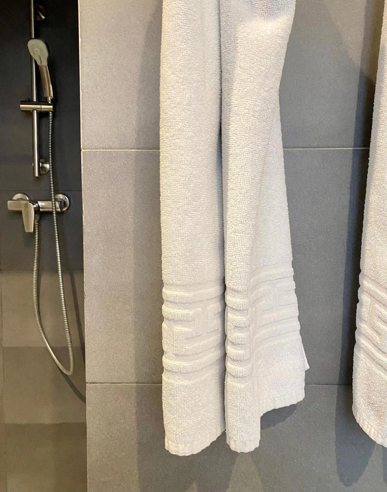 Shower in Hostal Goya