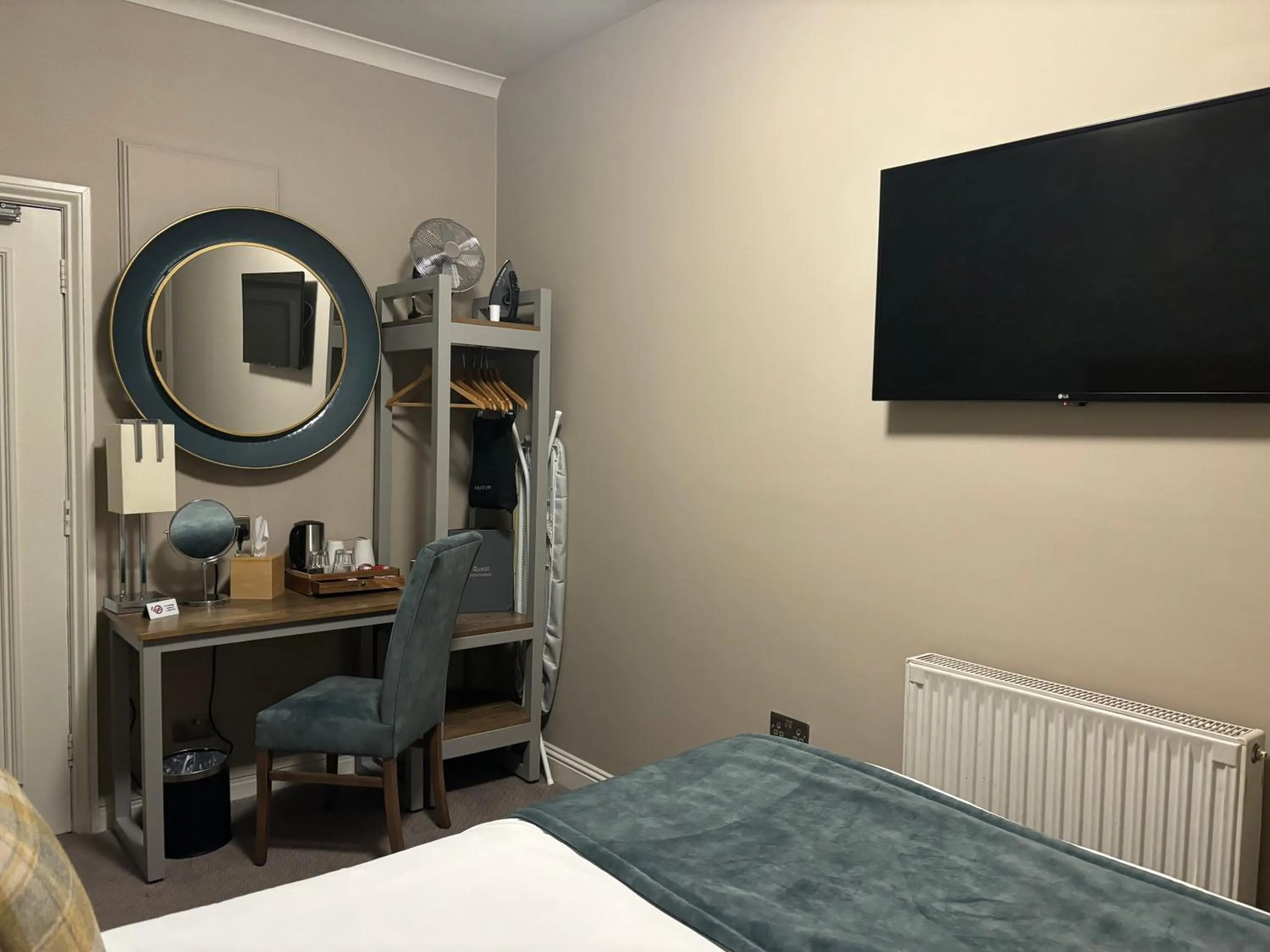 Bed in The Abbey Inn