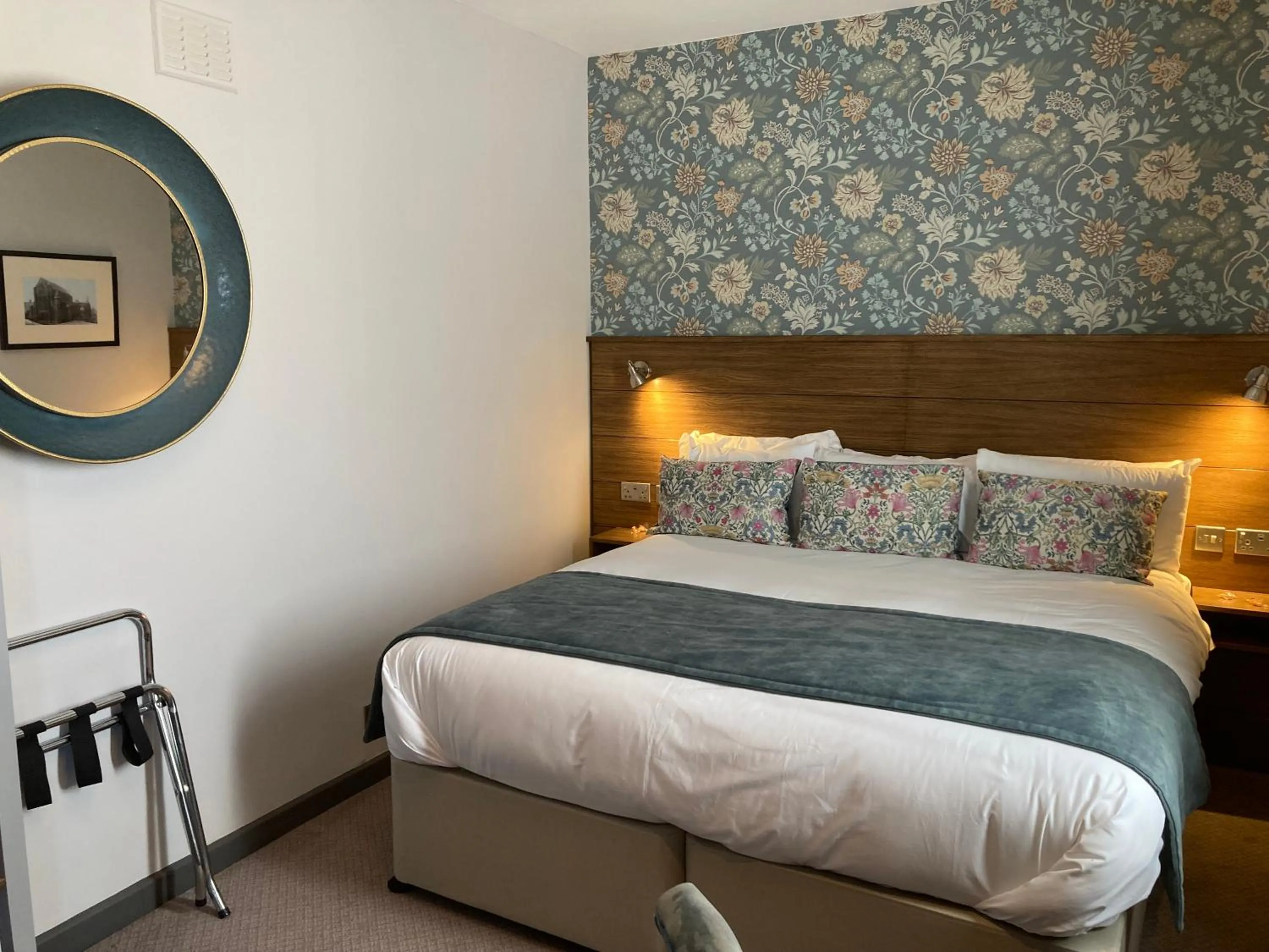 Bed in The Abbey Inn